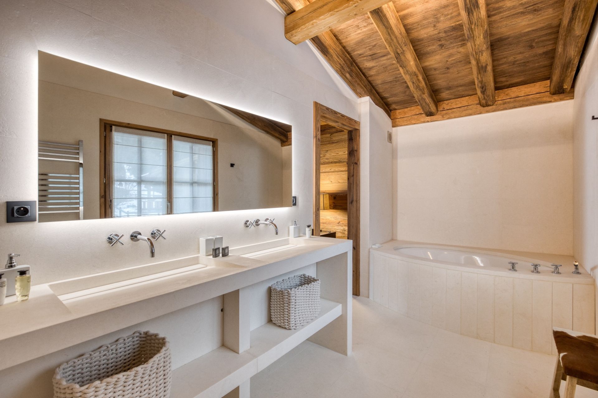 luxury chalet 7 Rooms for sale on MEGEVE (74120)