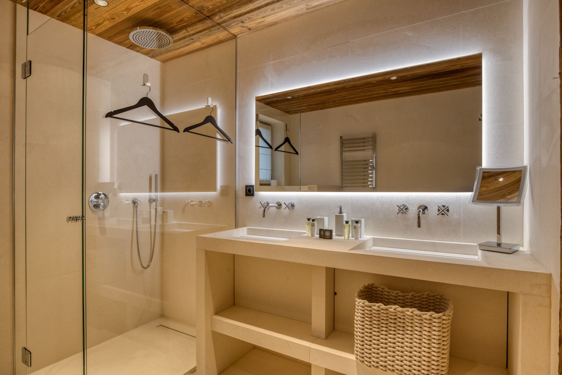 luxury chalet 7 Rooms for sale on MEGEVE (74120)
