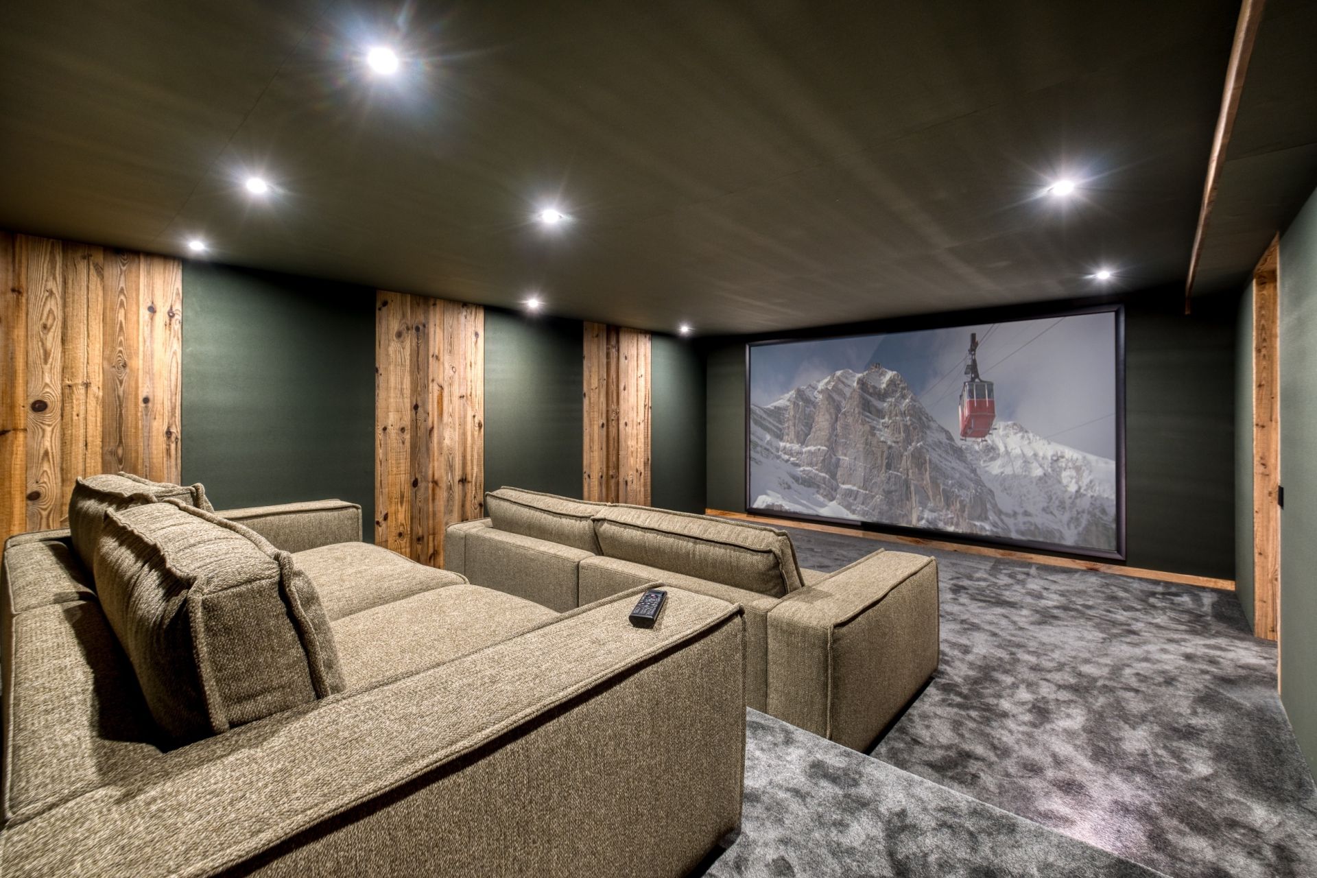 luxury chalet 7 Rooms for sale on MEGEVE (74120)