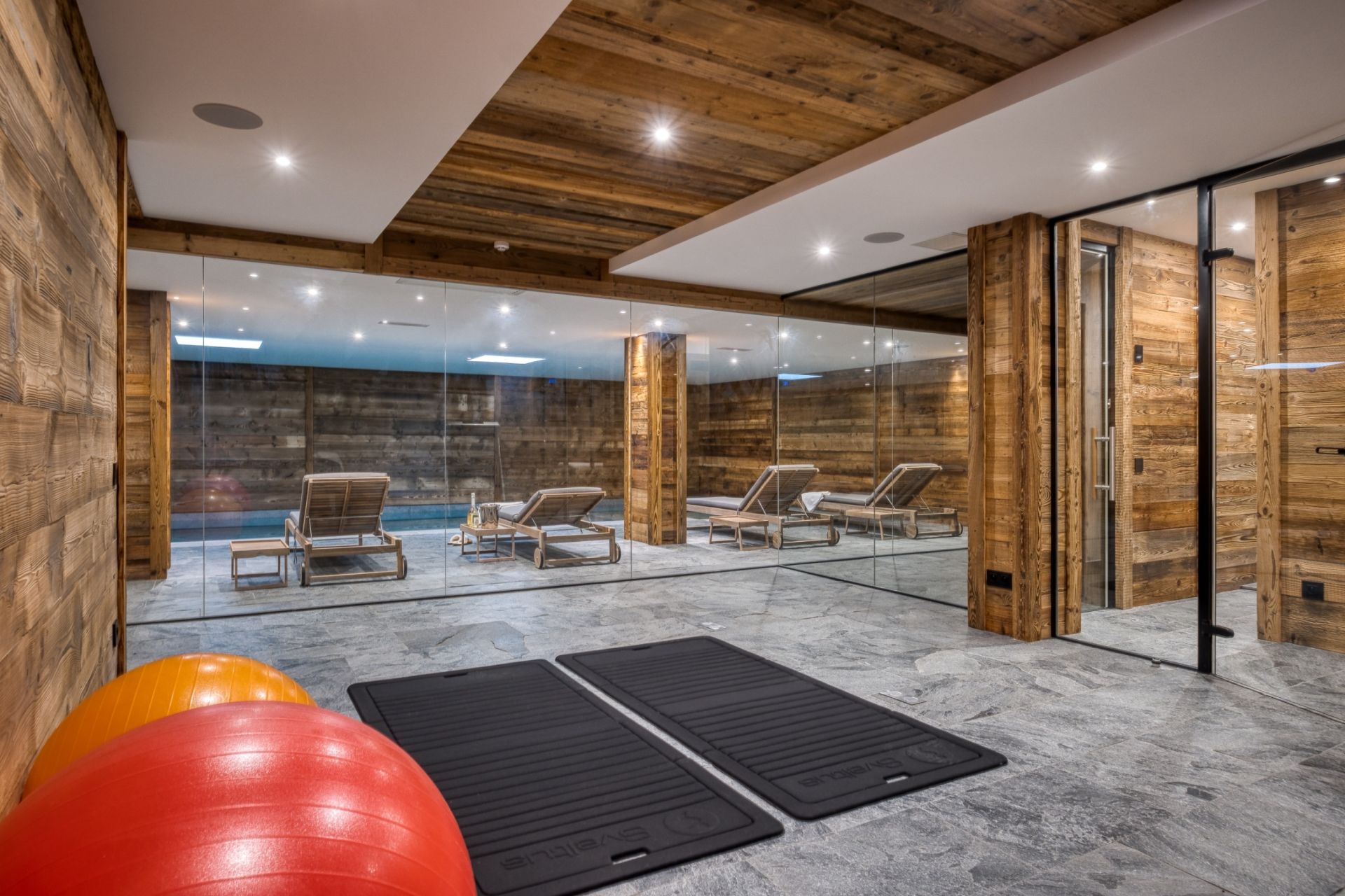 luxury chalet 7 Rooms for sale on MEGEVE (74120)