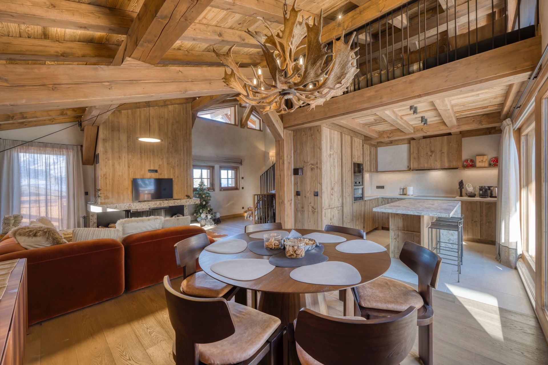 luxury chalet 7 Rooms for sale on MEGEVE (74120)