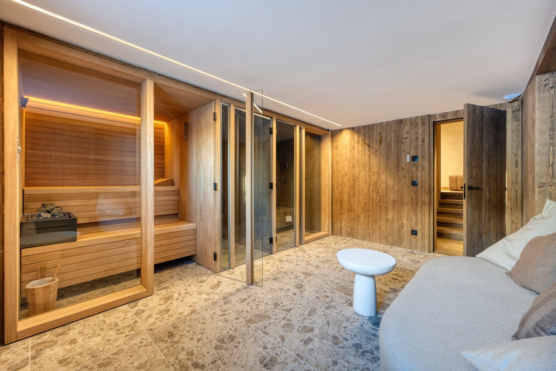 luxury chalet 7 Rooms for sale on MEGEVE (74120)