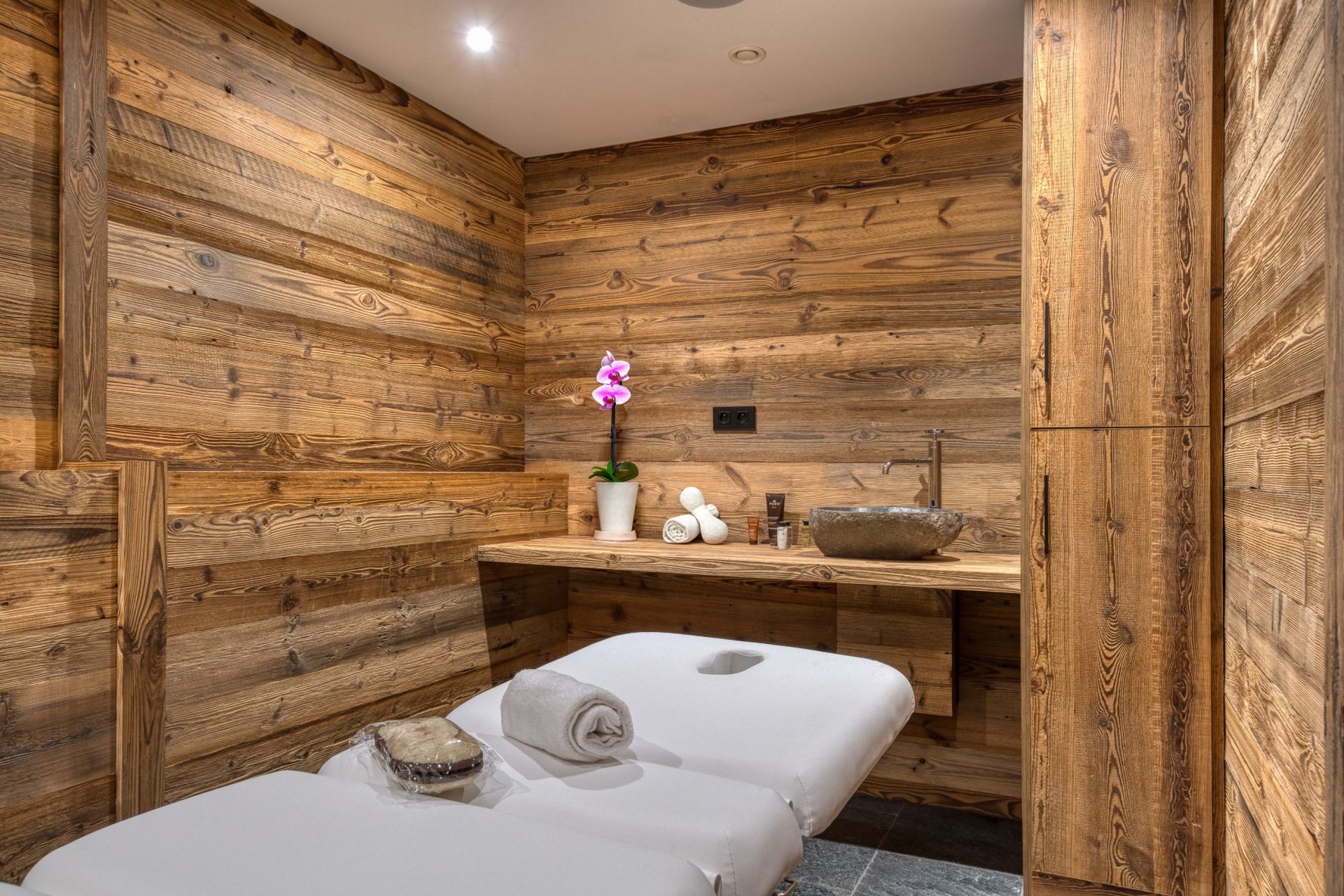 luxury chalet 18 Rooms for sale on MEGEVE (74120)