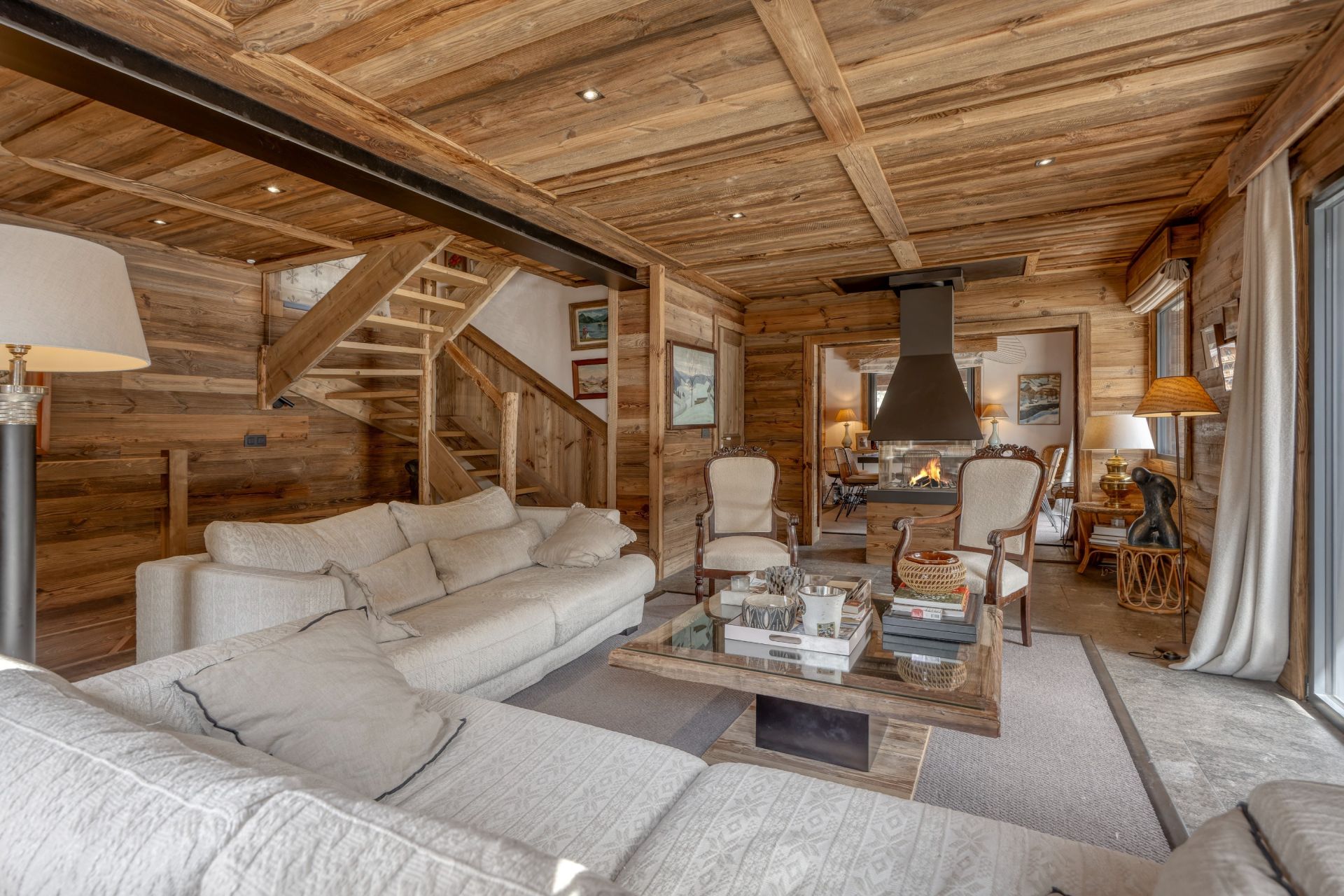 luxury chalet 8 Rooms for sale on MEGEVE (74120)