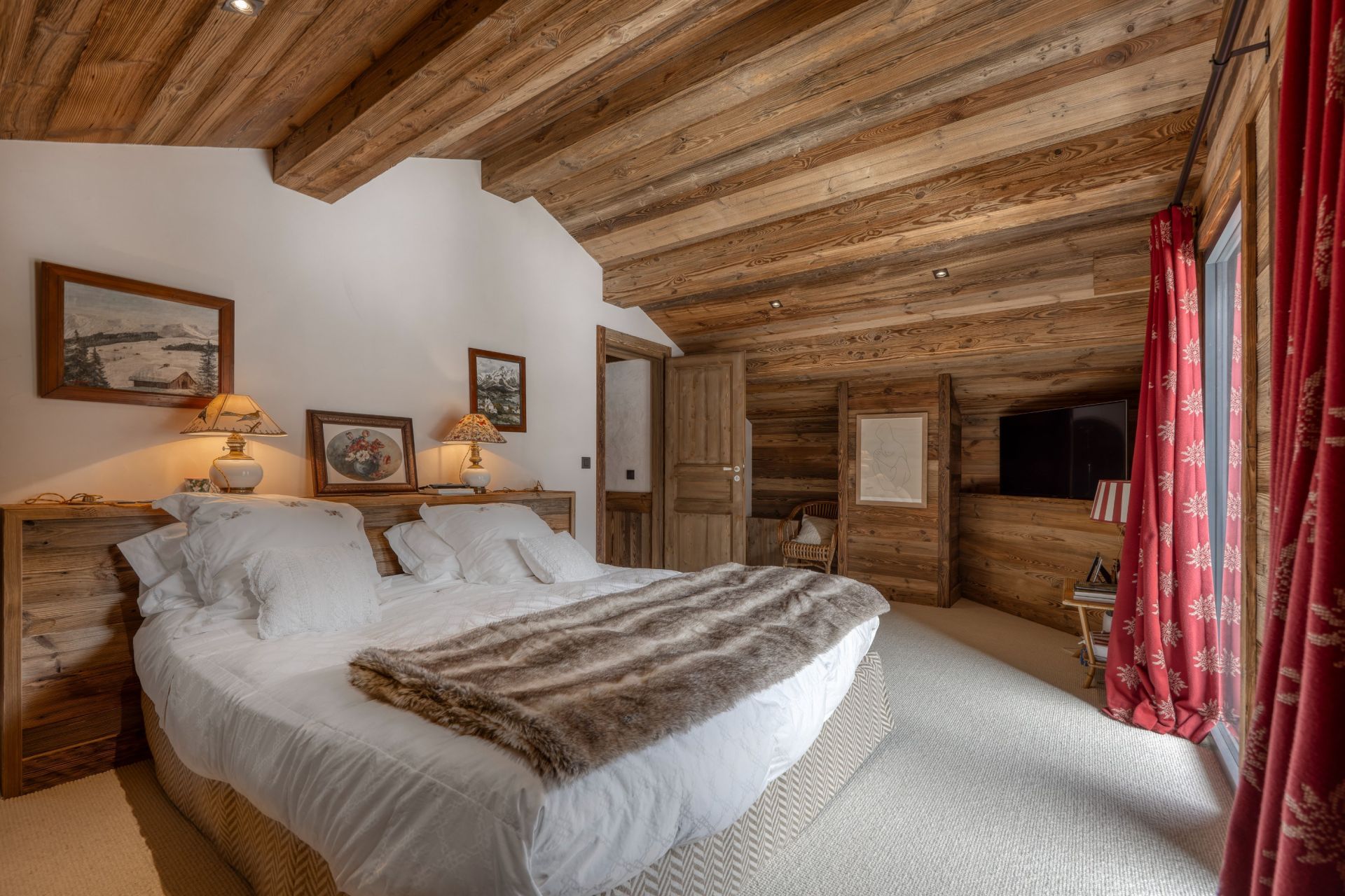luxury chalet 8 Rooms for sale on MEGEVE (74120)