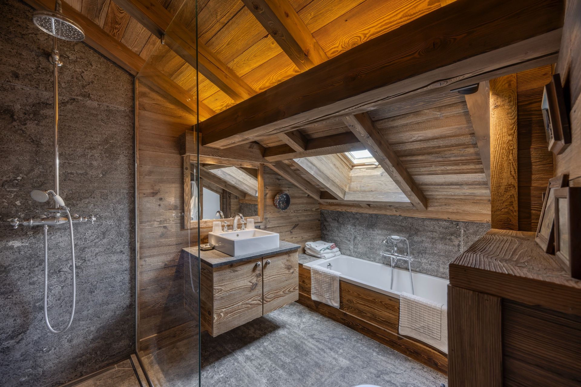 luxury chalet 8 Rooms for sale on MEGEVE (74120)