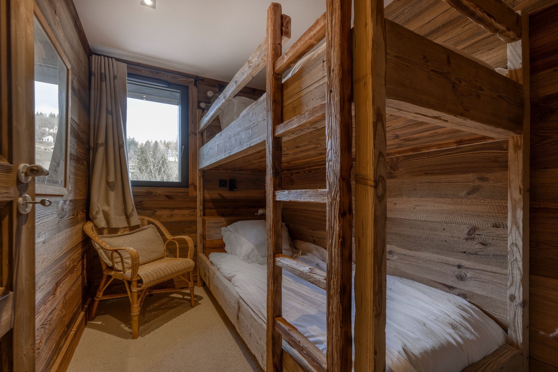 luxury chalet 8 Rooms for sale on MEGEVE (74120)