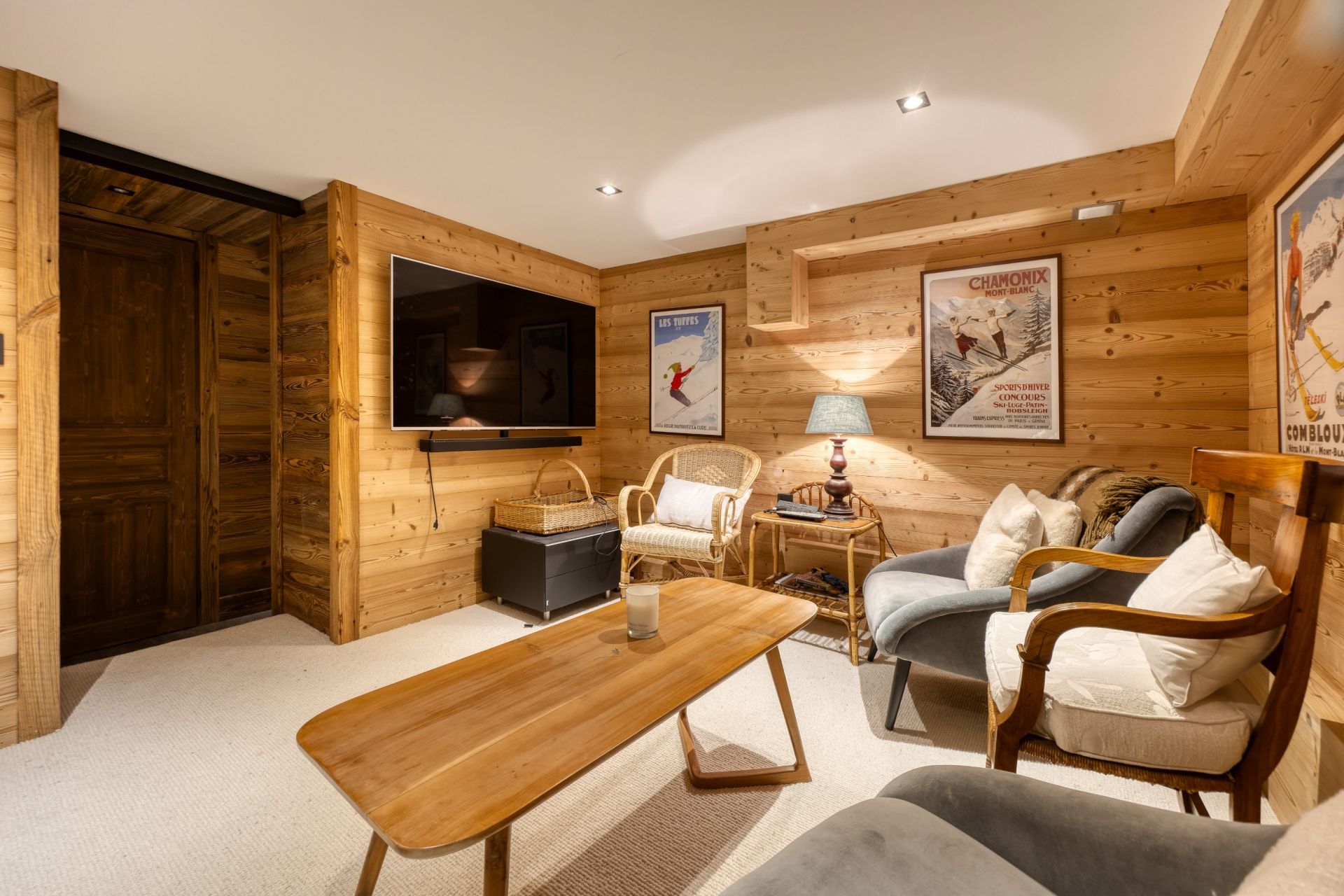 luxury chalet 8 Rooms for sale on MEGEVE (74120)