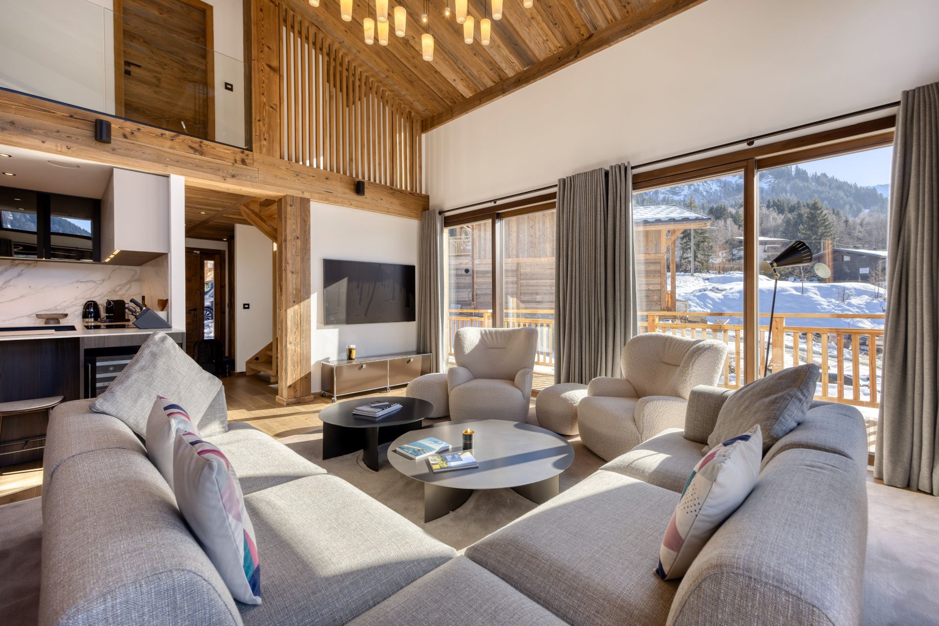 luxury chalet 6 Rooms for seasonal rent on MEGEVE (74120)