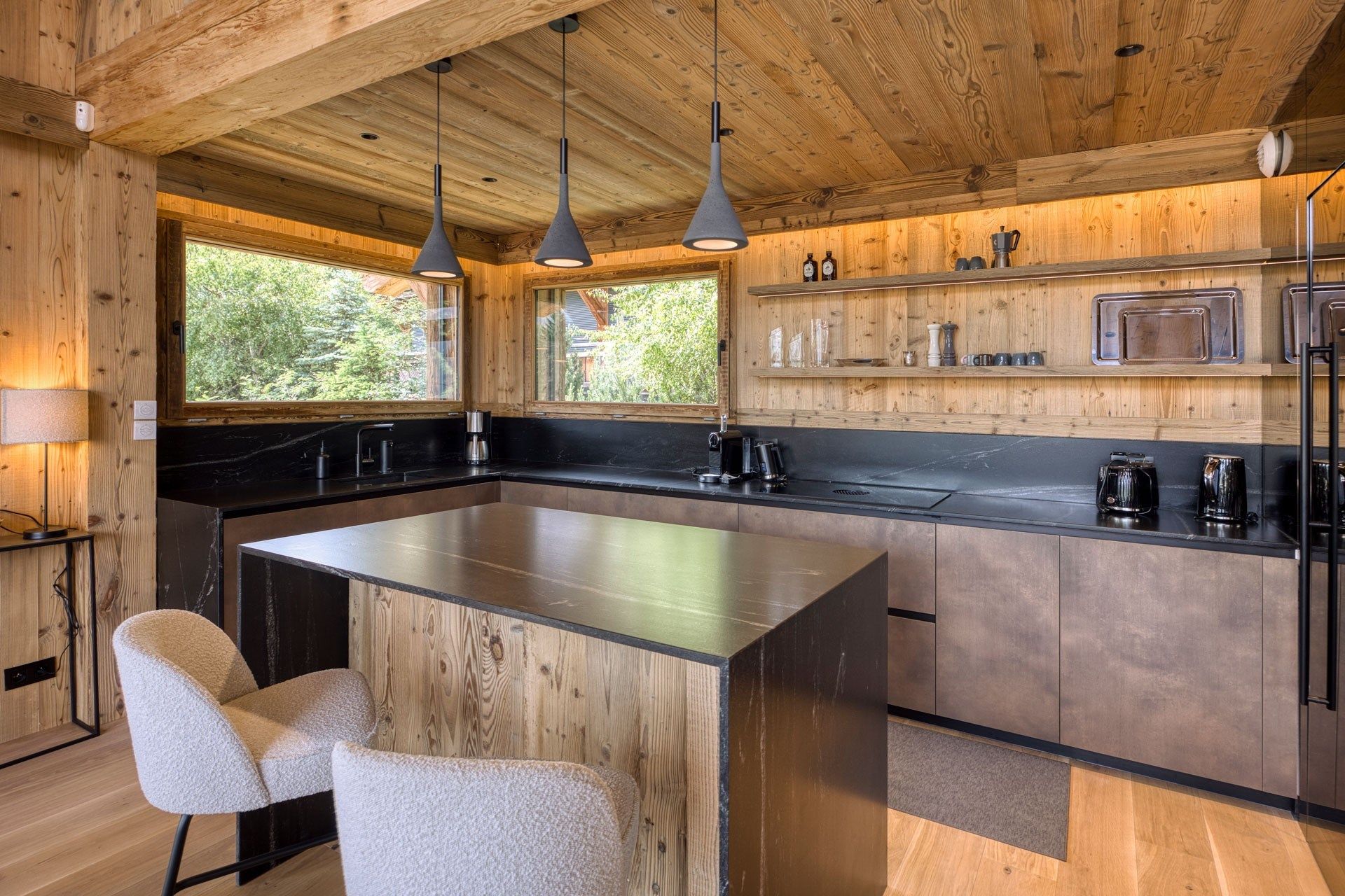luxury chalet 7 Rooms for seasonal rent on COMBLOUX (74920)