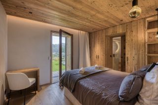 luxury chalet 8 Rooms for seasonal rent on COMBLOUX (74920)