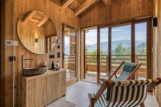 luxury chalet 8 Rooms for seasonal rent on COMBLOUX (74920)