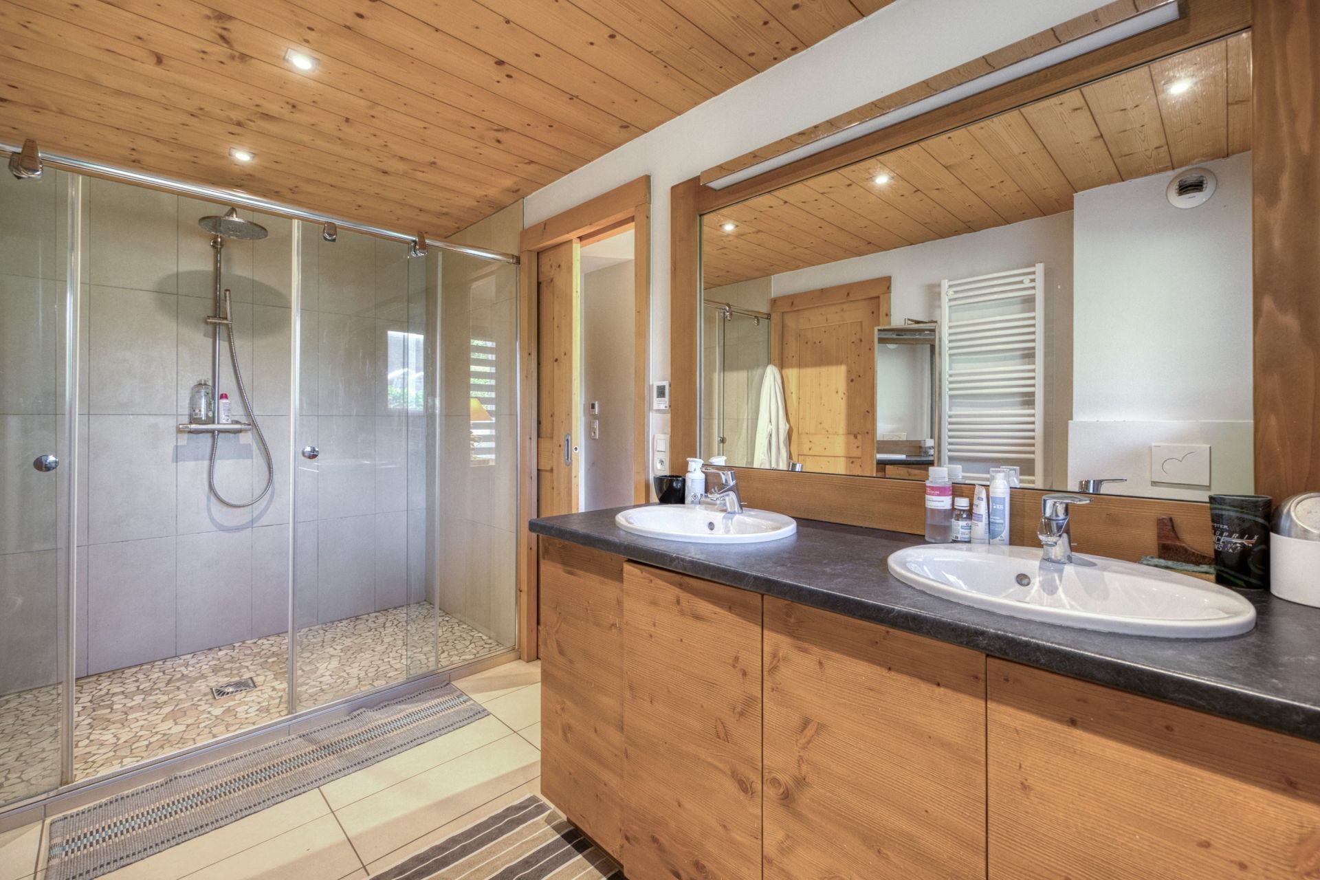 luxury apartment 4 Rooms for sale on MEGEVE (74120)