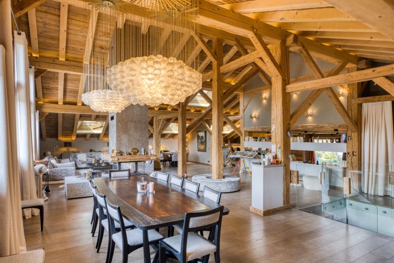 luxury chalet 8 Rooms for seasonal rent on MEGEVE (74120)