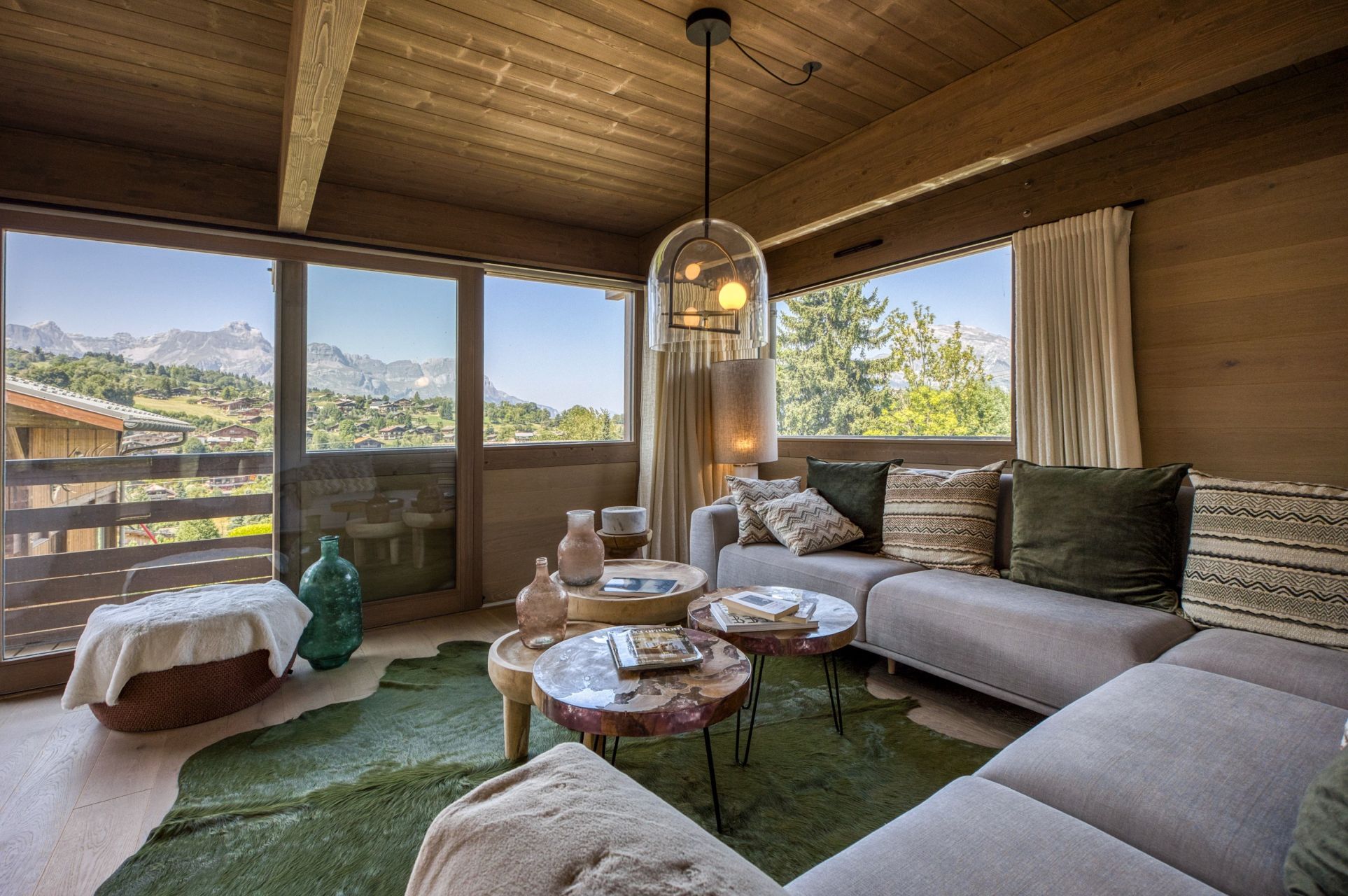 luxury chalet 7 Rooms for sale on MEGEVE (74120)