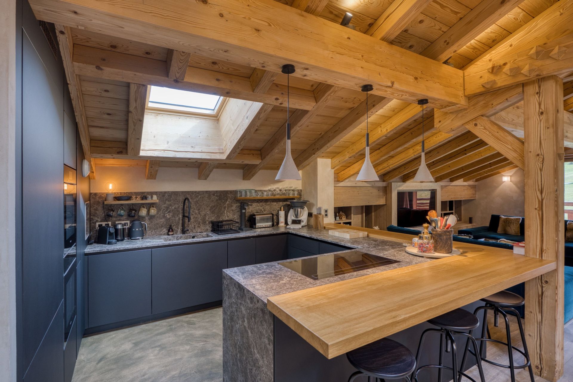 luxury apartment 5 Rooms for sale on MEGEVE (74120)