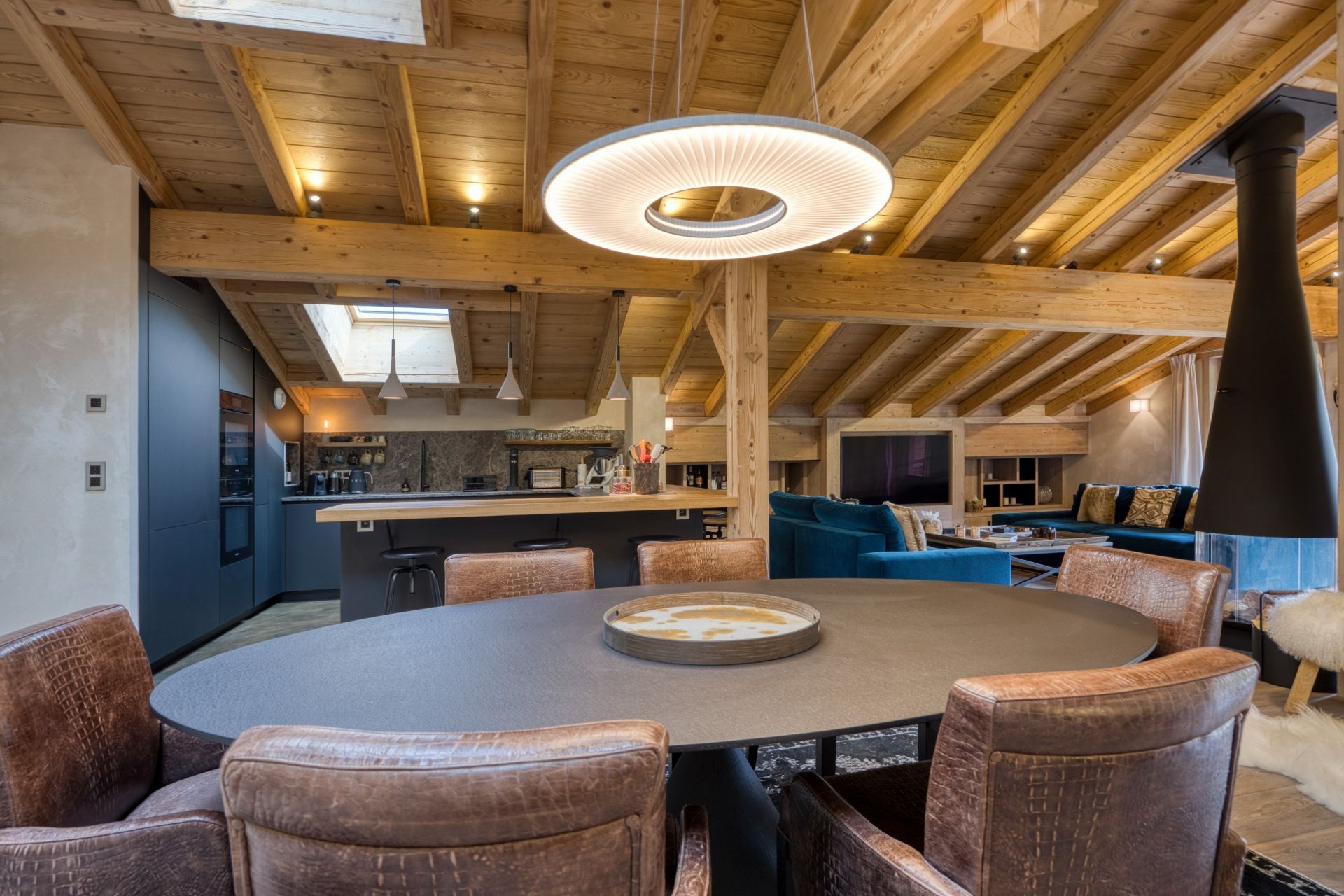 luxury apartment 5 Rooms for sale on MEGEVE (74120)