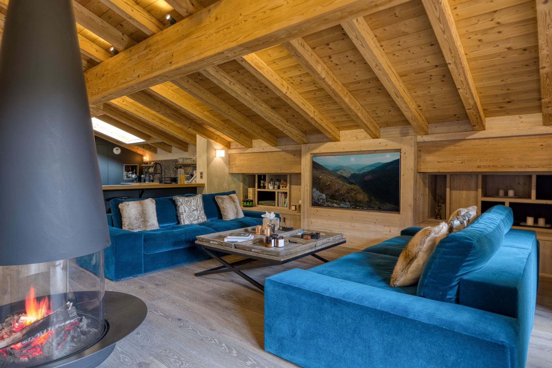 luxury apartment 5 Rooms for sale on MEGEVE (74120)