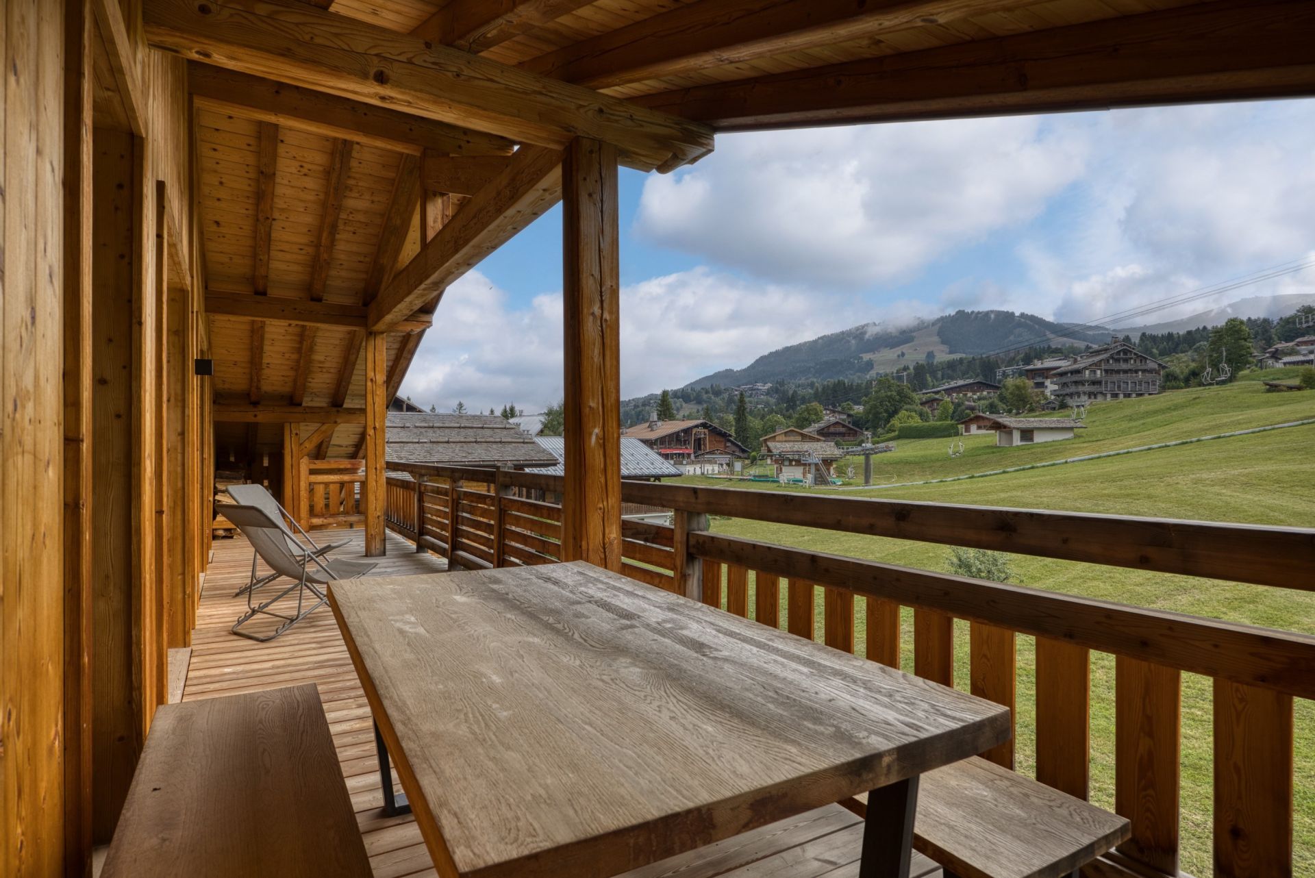 luxury apartment 5 Rooms for sale on MEGEVE (74120)