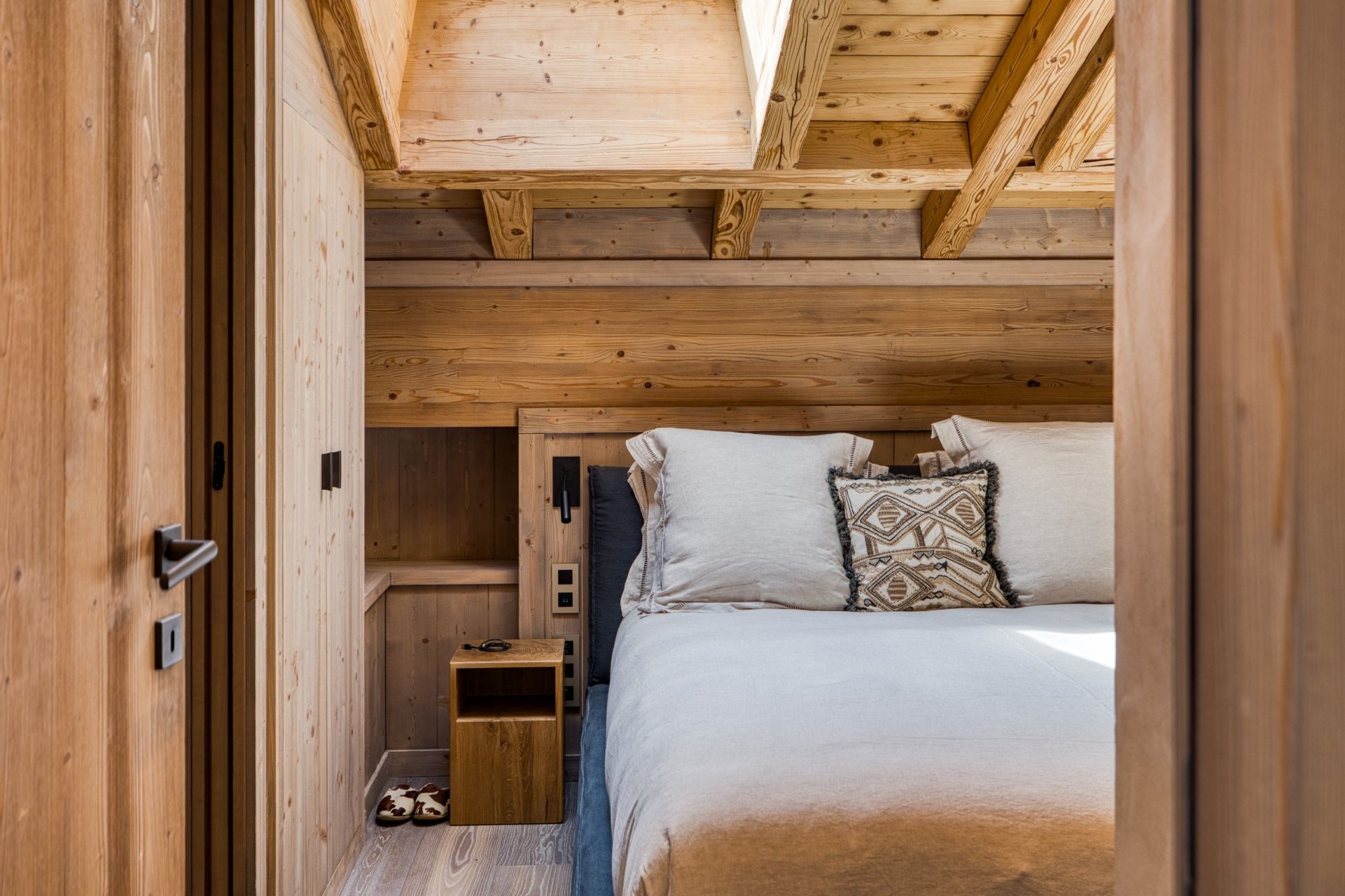 luxury apartment 5 Rooms for sale on MEGEVE (74120)