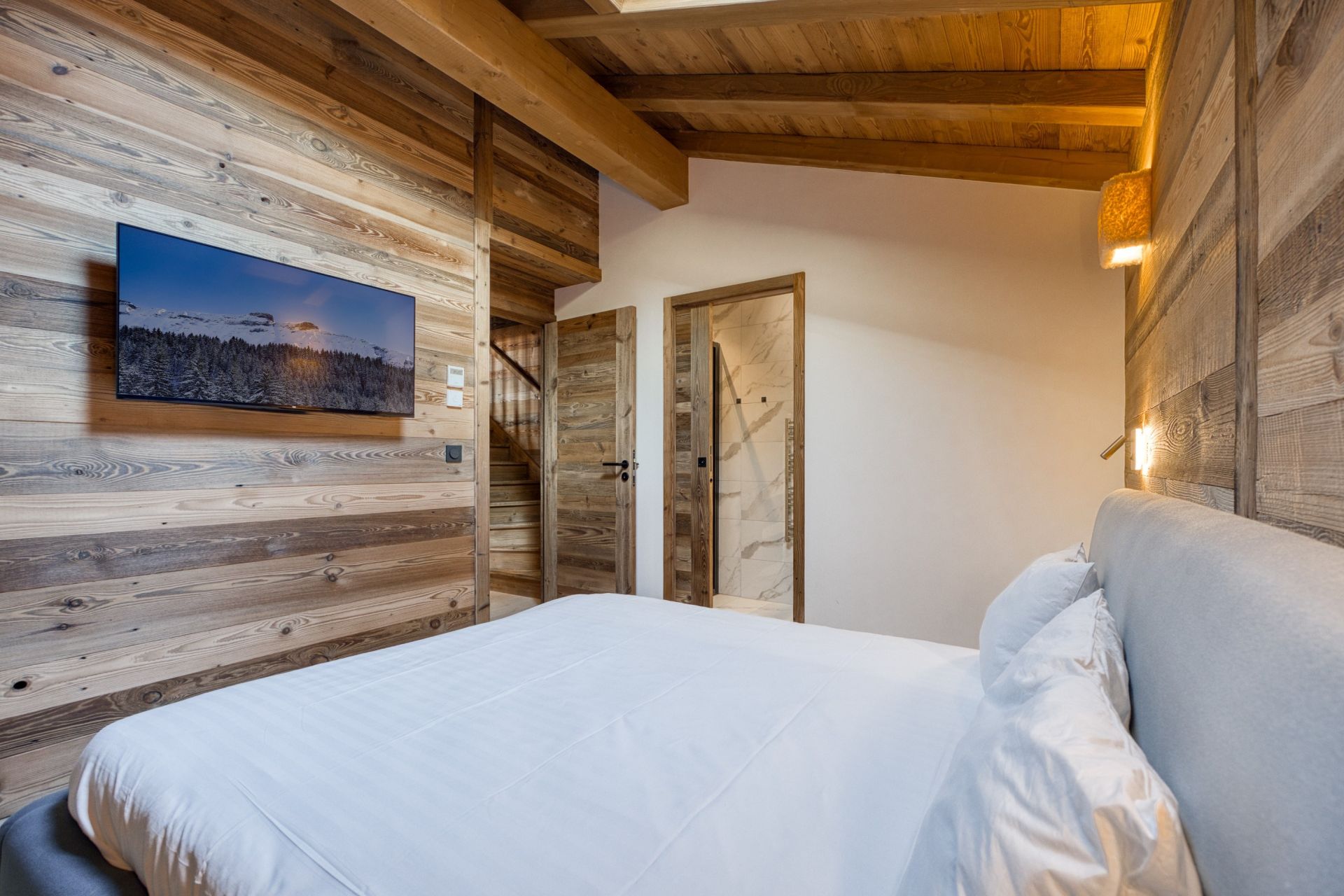 luxury apartment 5 Rooms for sale on MEGEVE (74120)