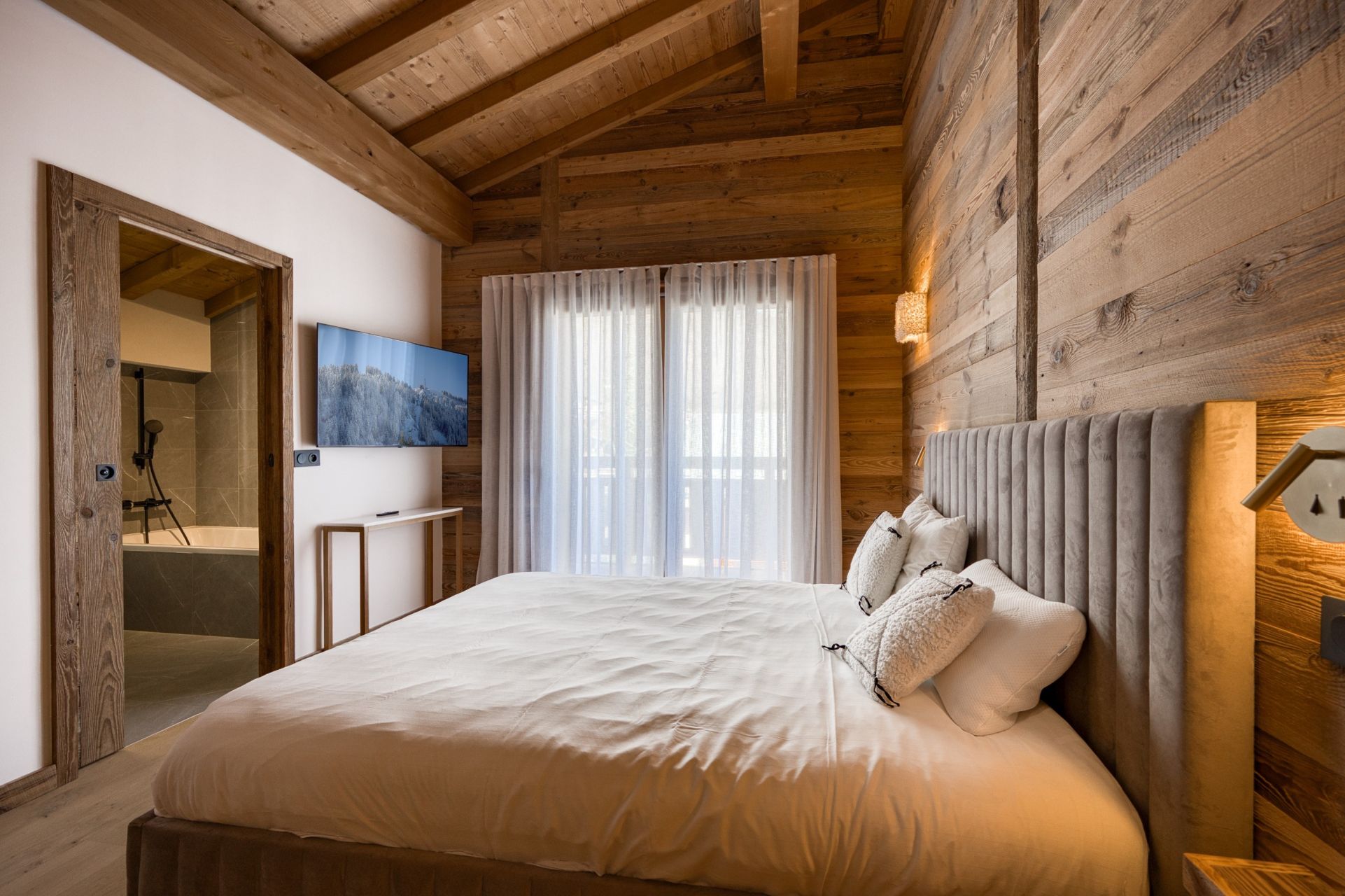 luxury apartment 5 Rooms for sale on MEGEVE (74120)