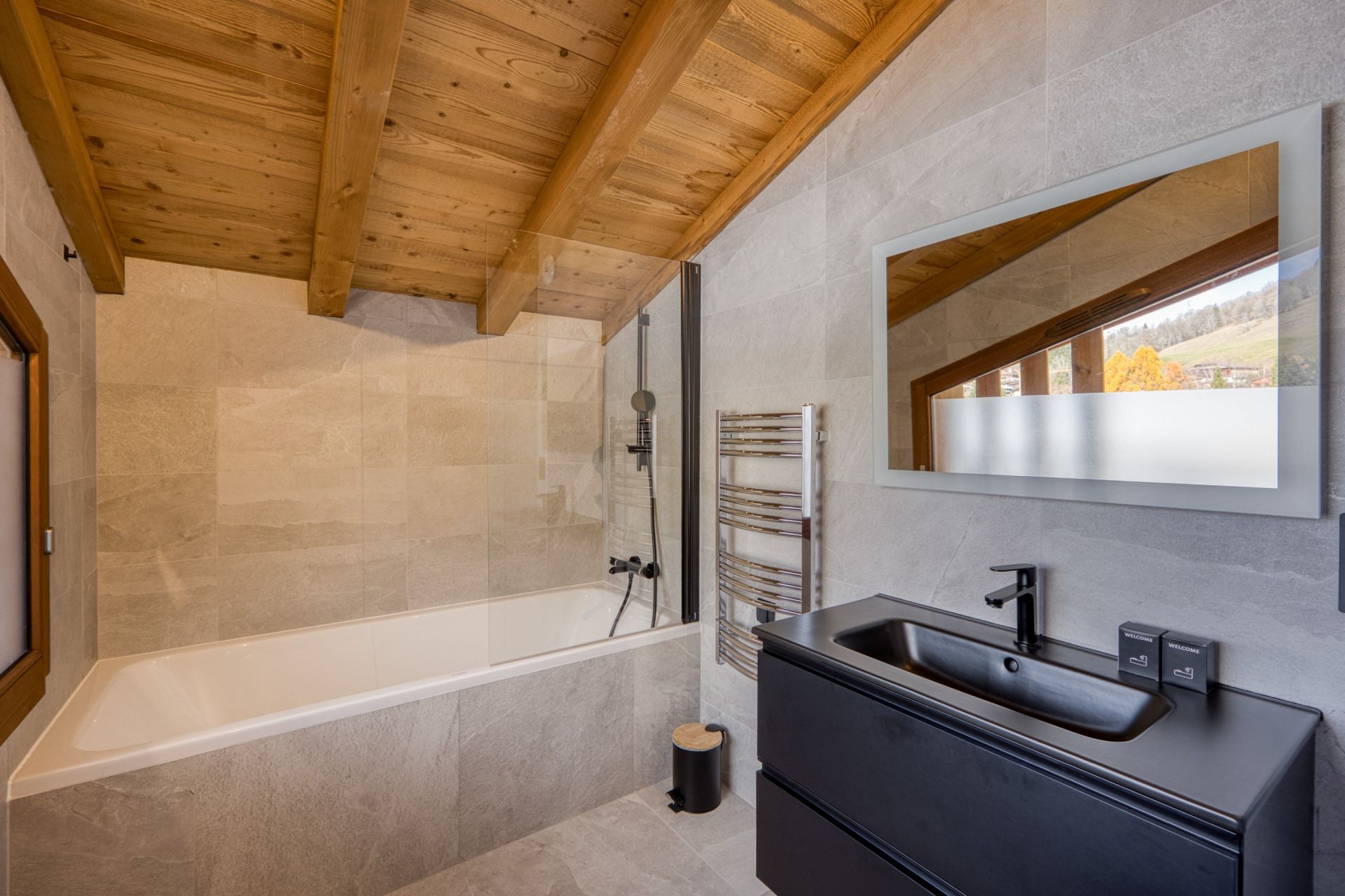 luxury apartment 5 Rooms for sale on MEGEVE (74120)
