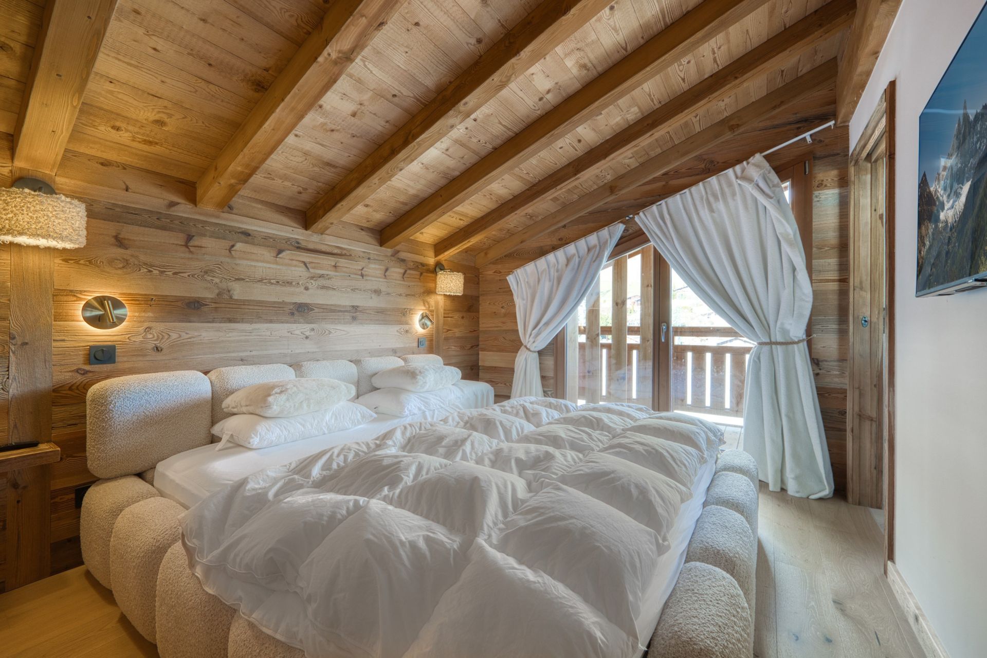 luxury apartment 5 Rooms for sale on MEGEVE (74120)