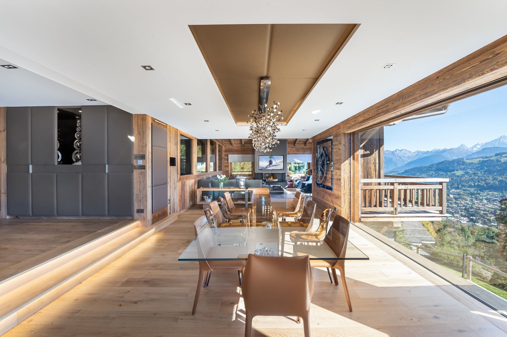 luxury chalet 10 Rooms for sale on MEGEVE (74120)
