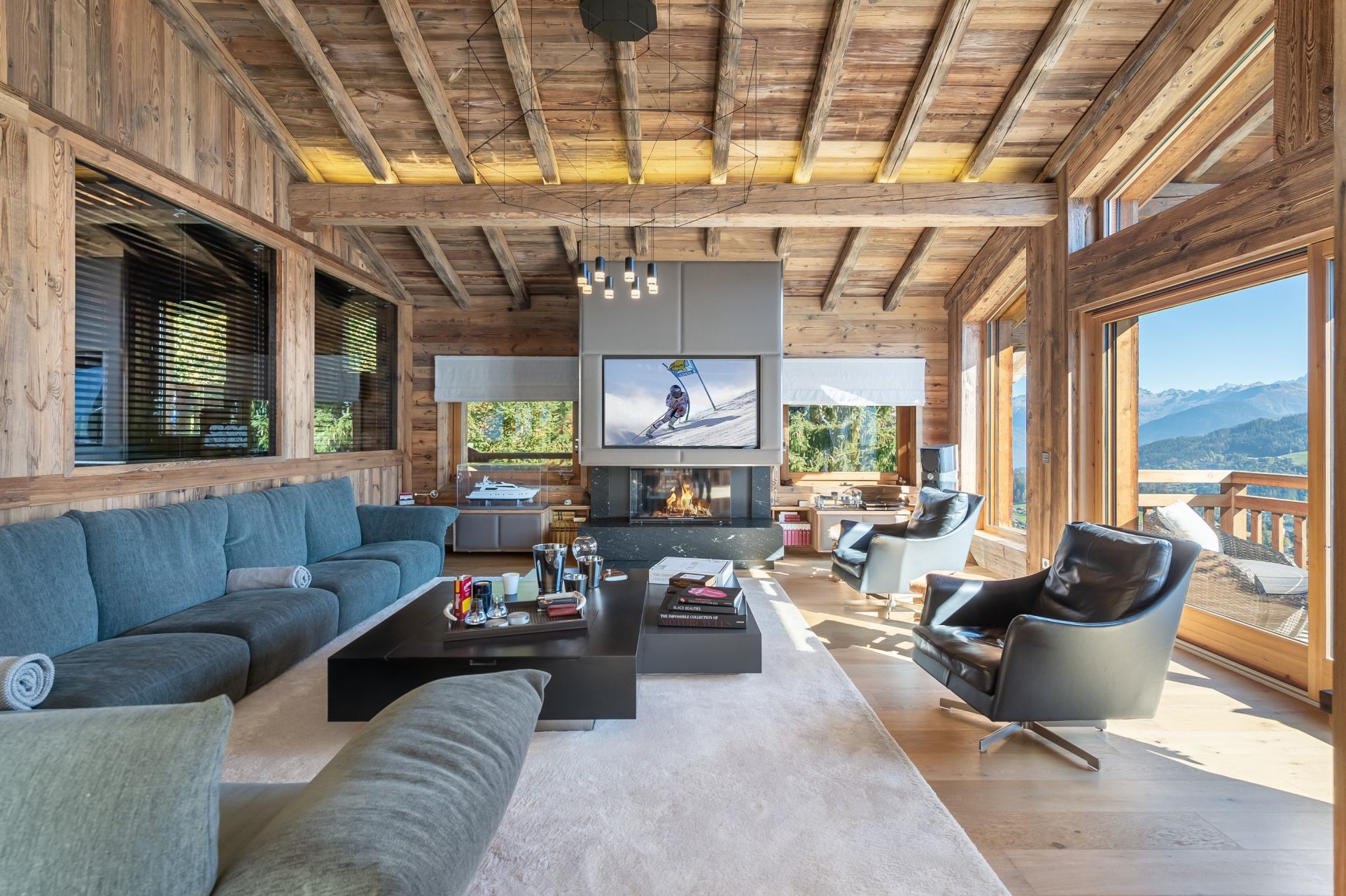 luxury chalet 10 Rooms for sale on MEGEVE (74120)