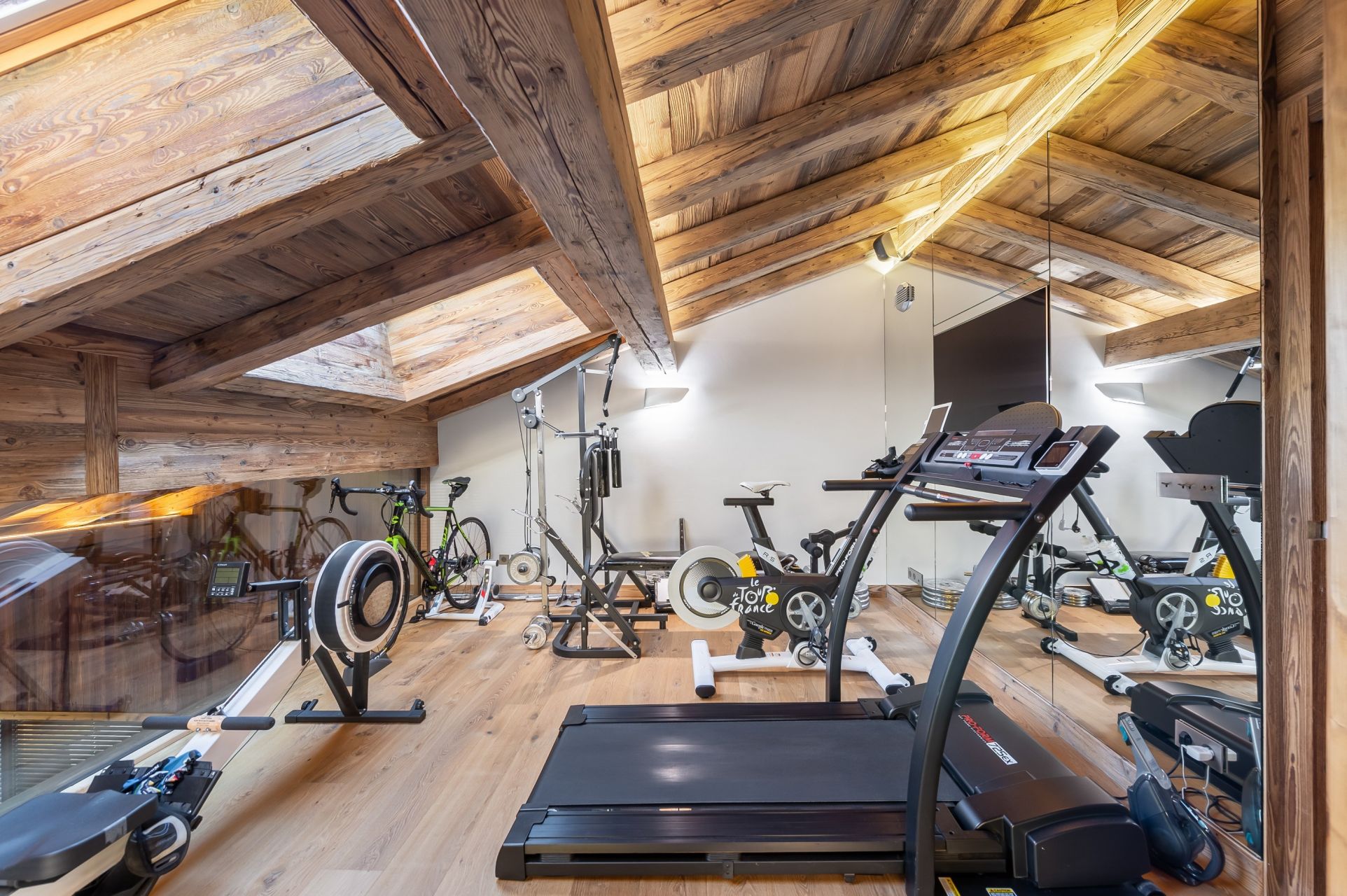 luxury chalet 10 Rooms for sale on MEGEVE (74120)