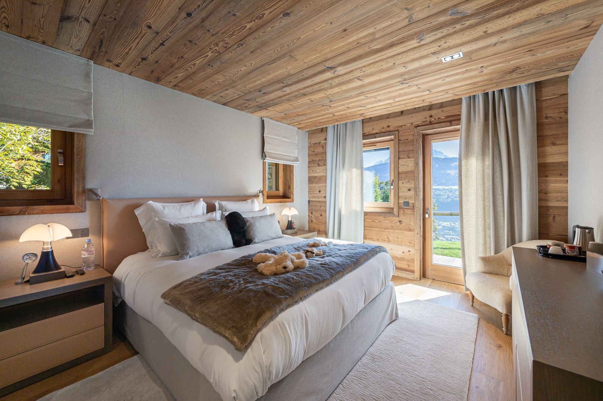 luxury chalet 10 Rooms for sale on MEGEVE (74120)