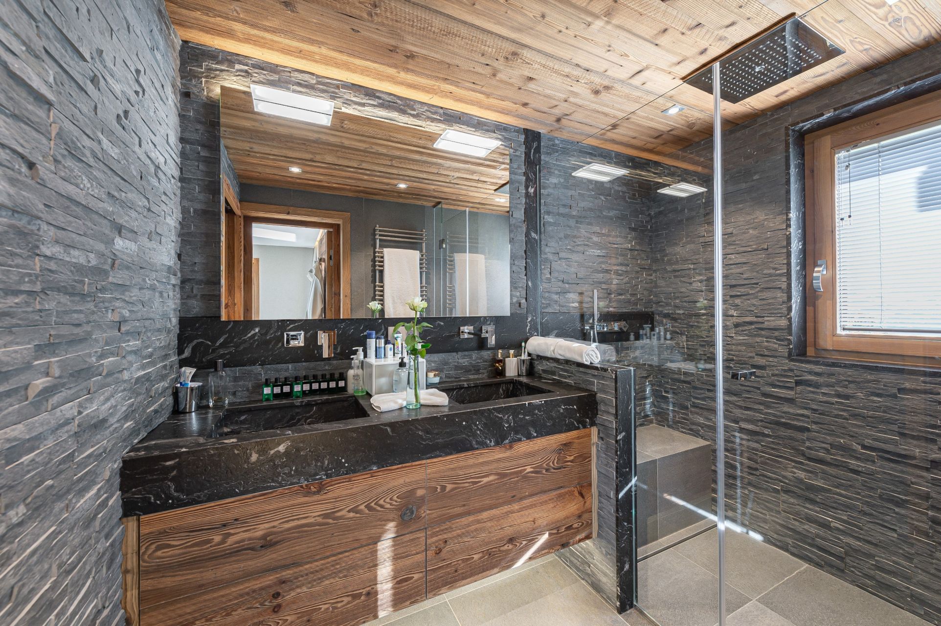 luxury chalet 10 Rooms for sale on MEGEVE (74120)