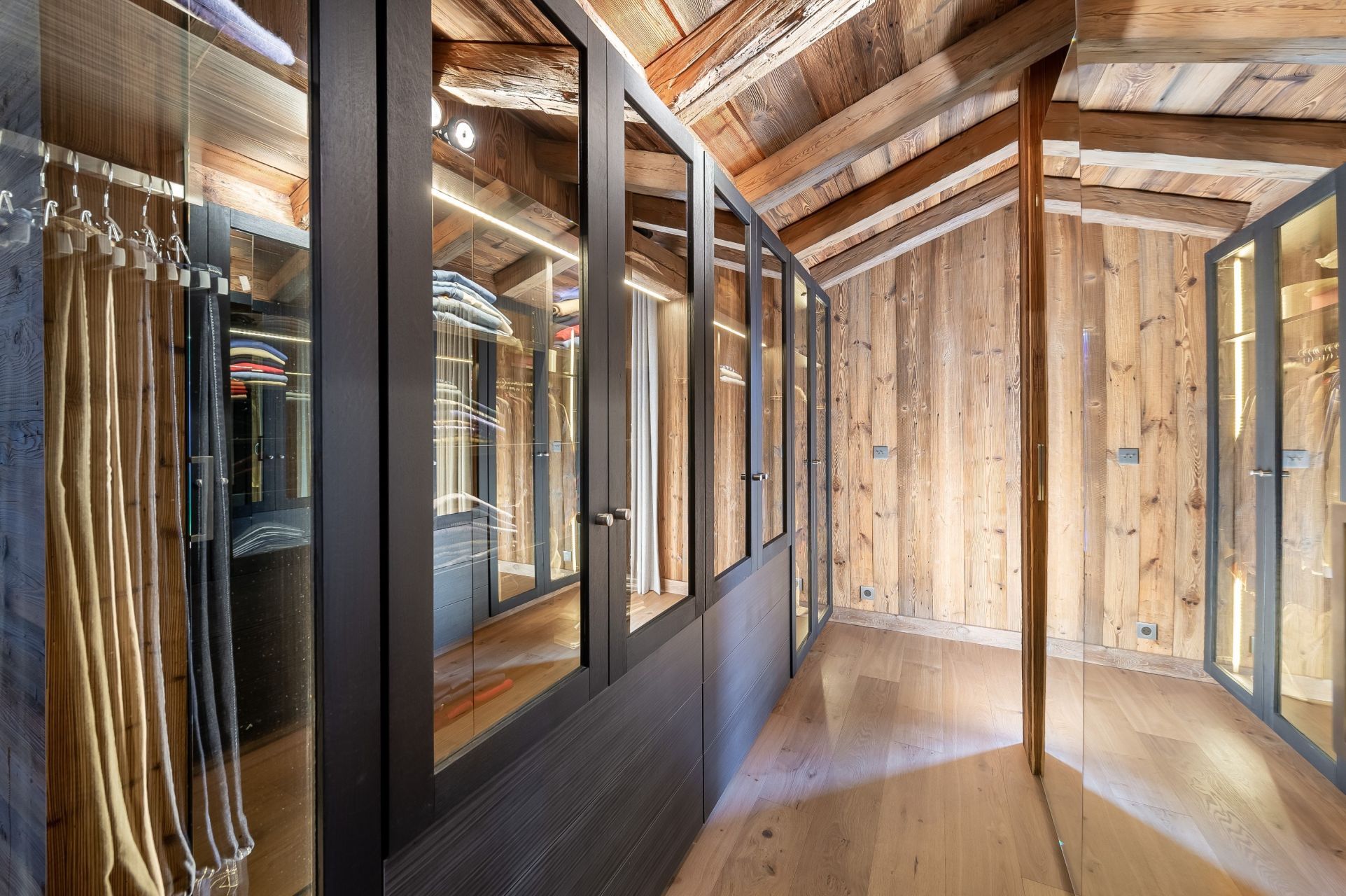 luxury chalet 10 Rooms for sale on MEGEVE (74120)