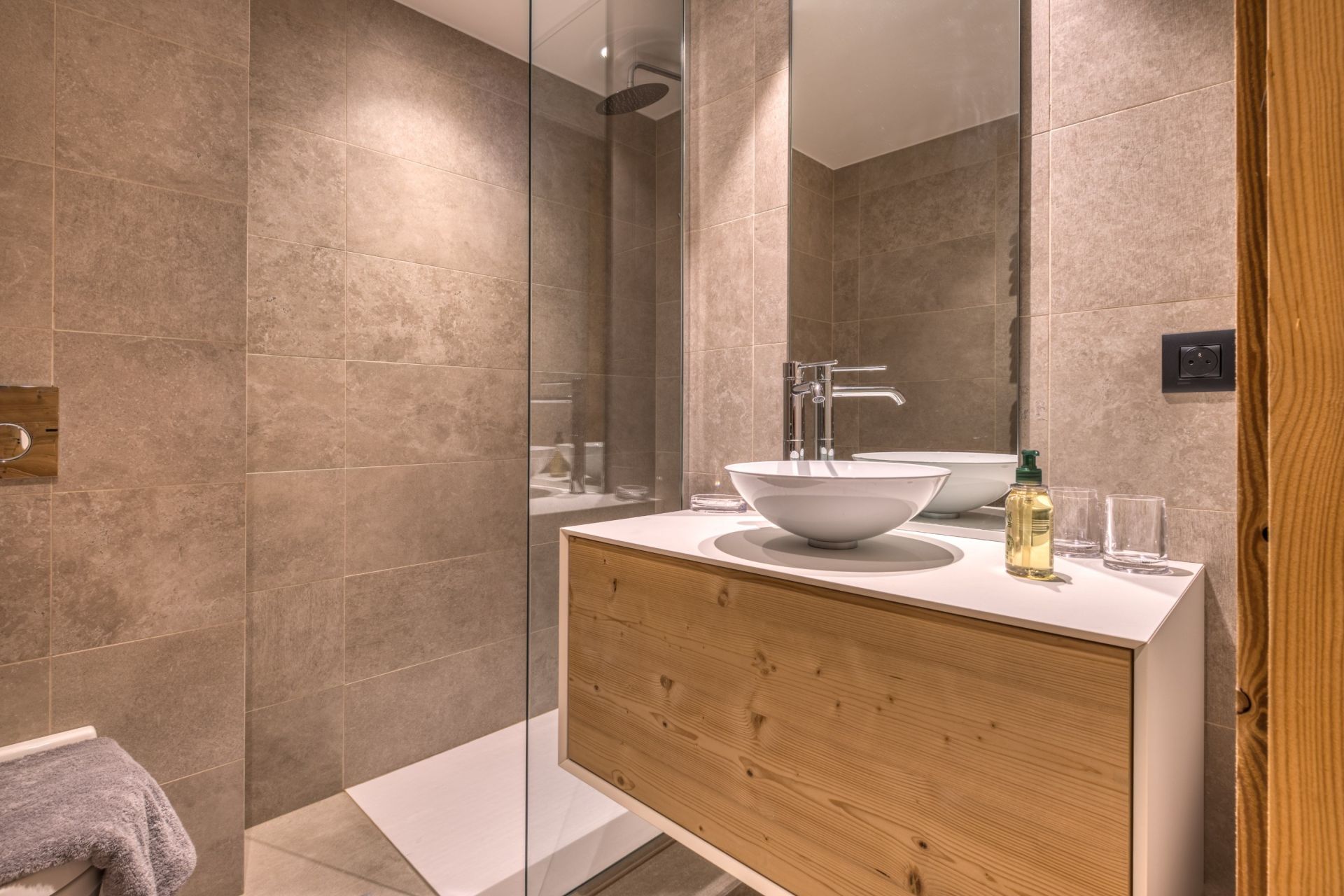 luxury apartment 6 Rooms for sale on MEGEVE (74120)