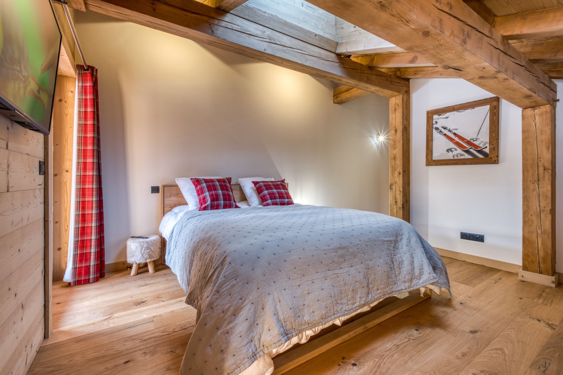 luxury apartment 6 Rooms for sale on MEGEVE (74120)