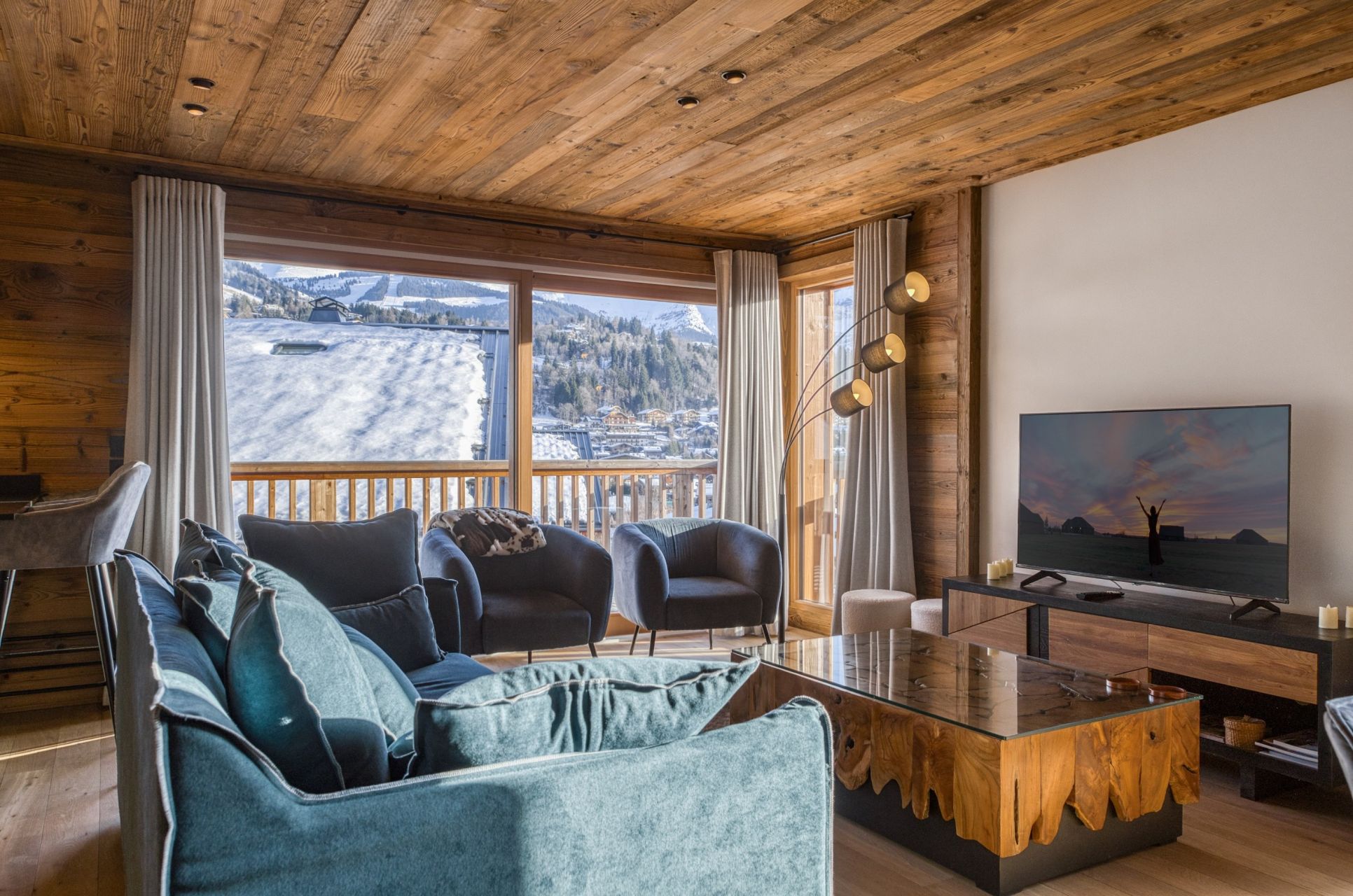 luxury apartment 4 Rooms for sale on MEGEVE (74120)