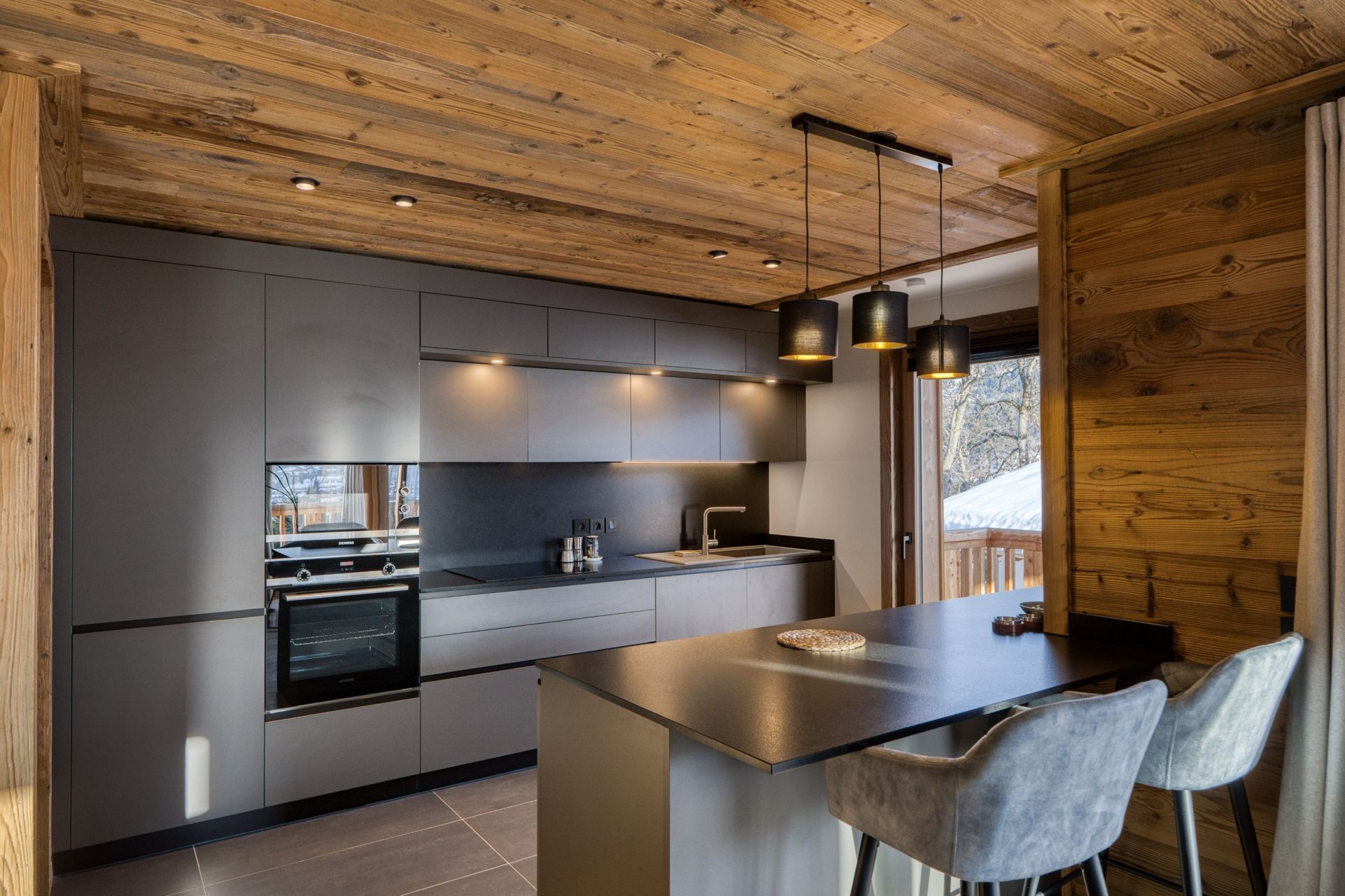 luxury apartment 4 Rooms for sale on MEGEVE (74120)