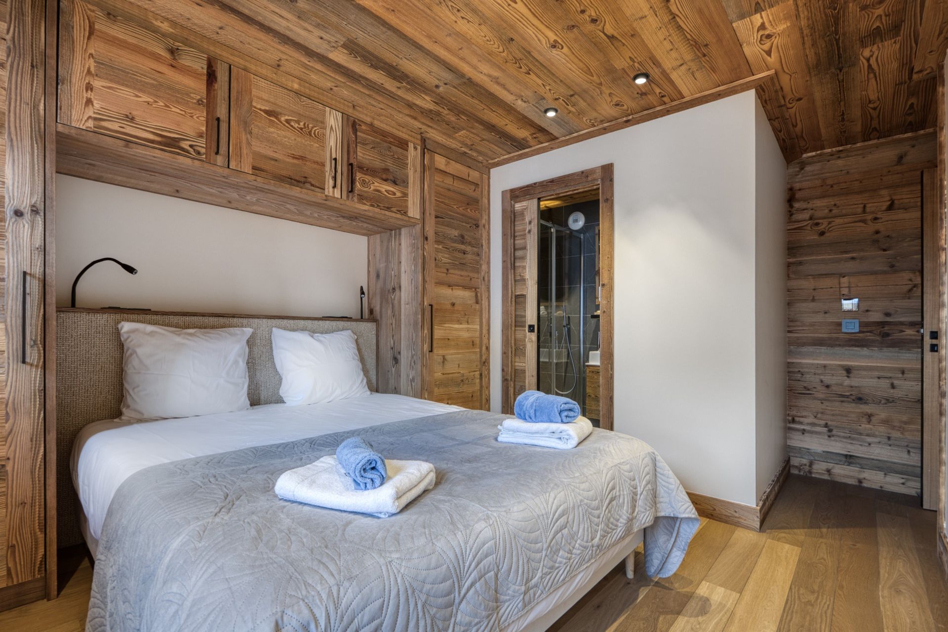 luxury apartment 4 Rooms for sale on MEGEVE (74120)