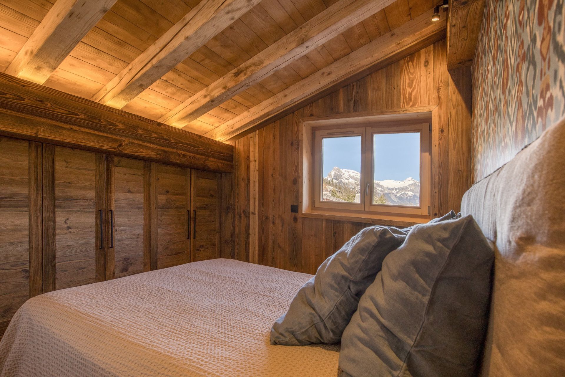 luxury apartment 5 Rooms for seasonal rent on MEGEVE (74120)