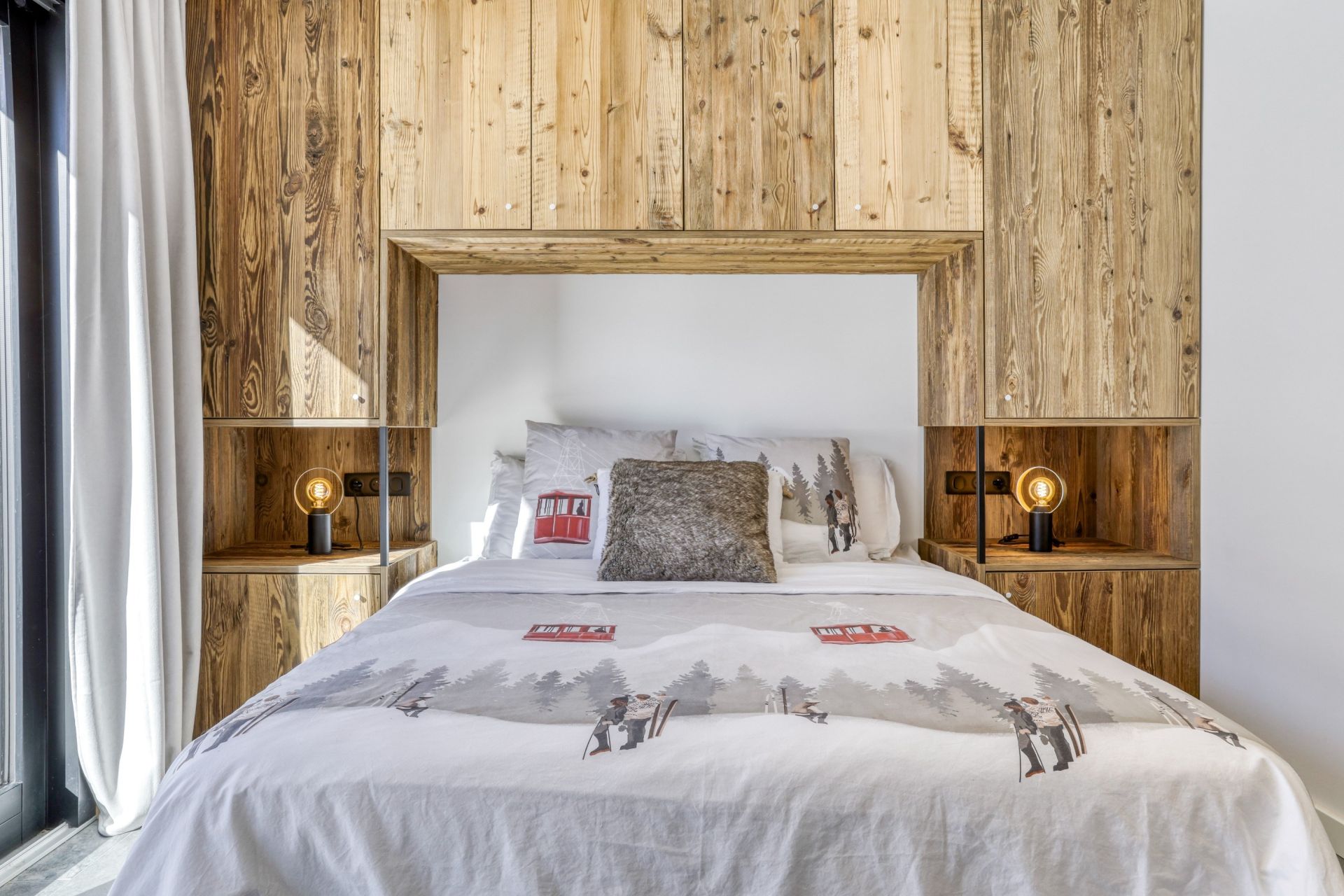 luxury chalet 7 Rooms for sale on MEGEVE (74120)