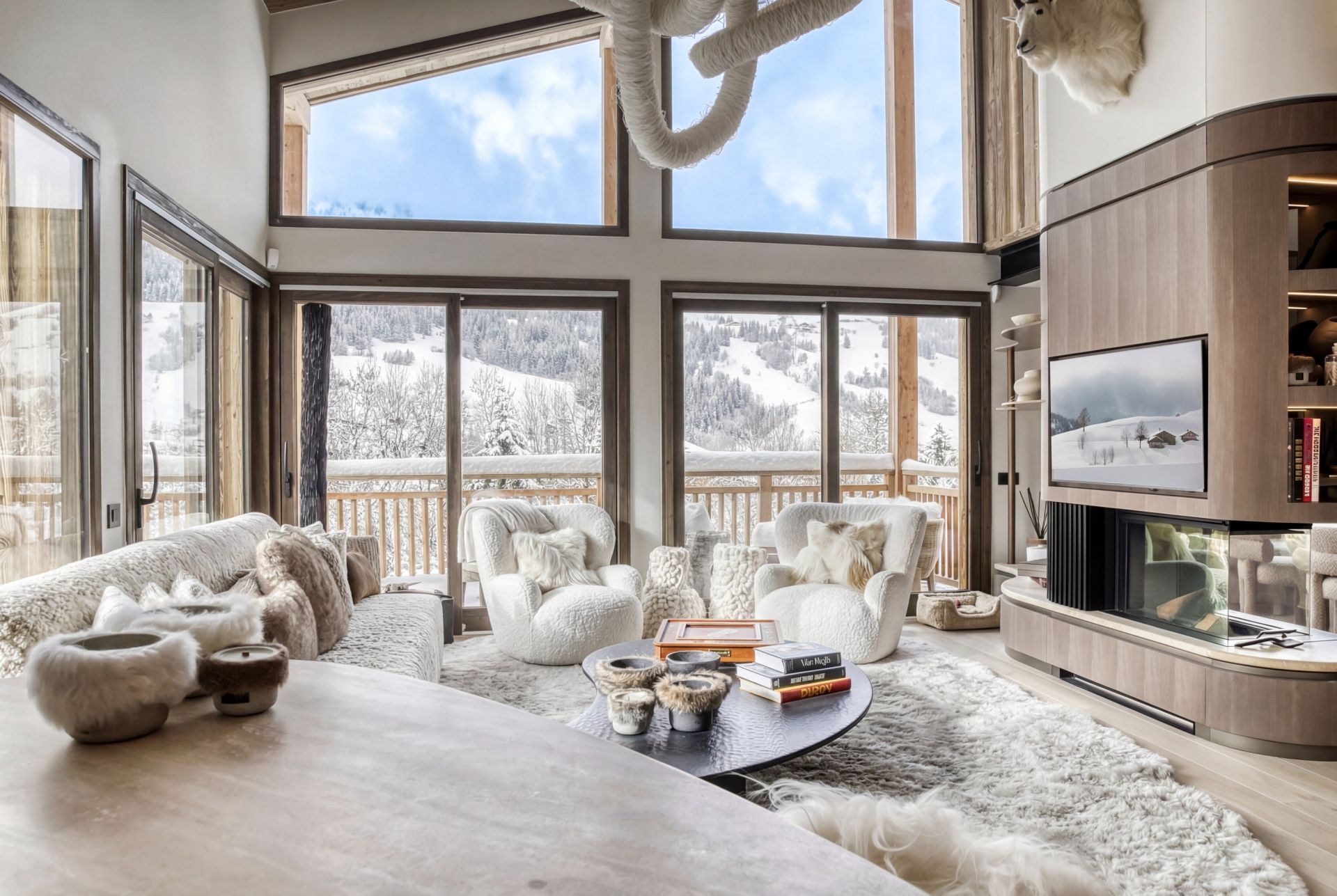 luxury chalet 8 Rooms for seasonal rent on MEGEVE (74120)