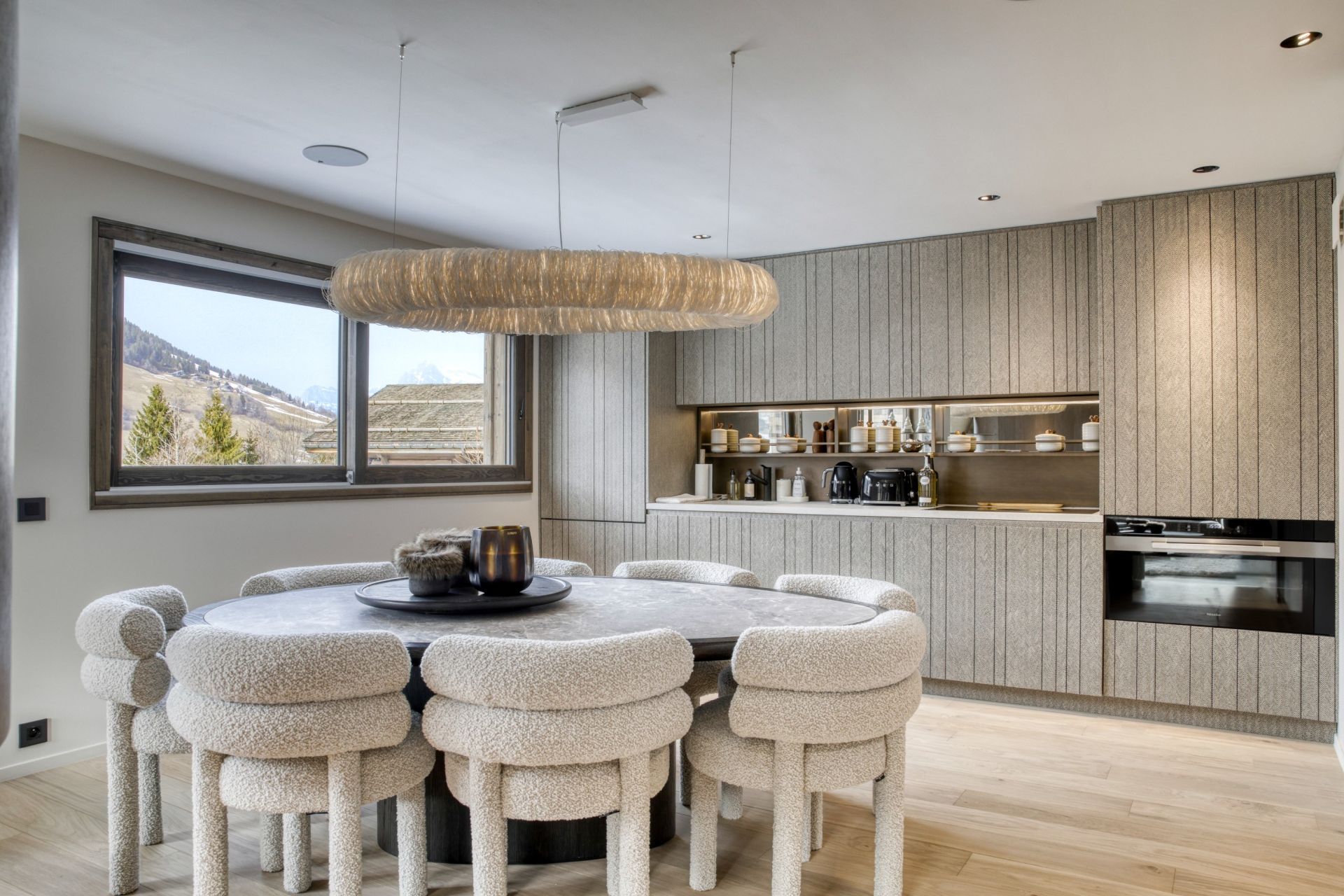 luxury chalet 8 Rooms for seasonal rent on MEGEVE (74120)