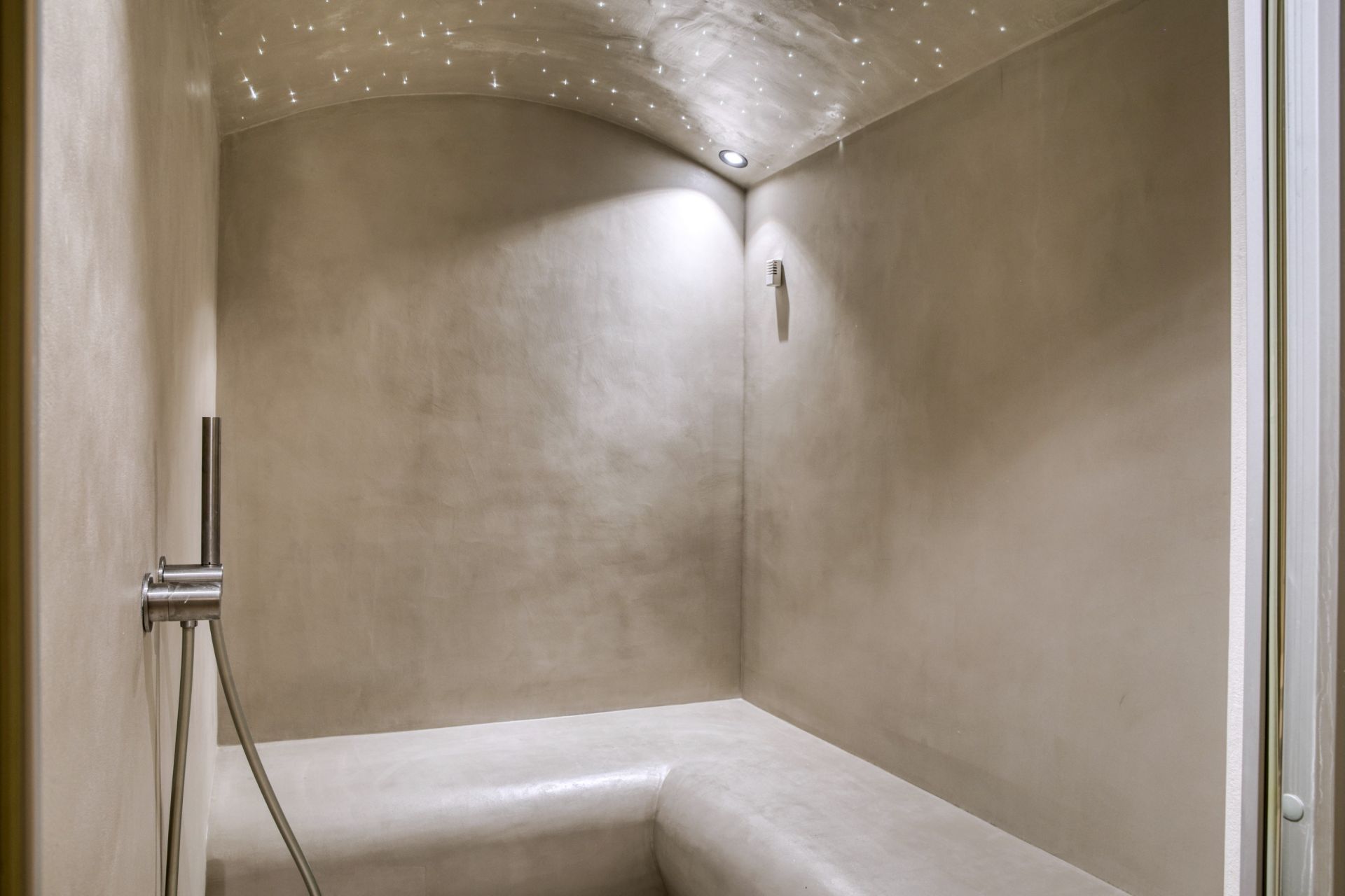 luxury chalet 8 Rooms for seasonal rent on MEGEVE (74120)