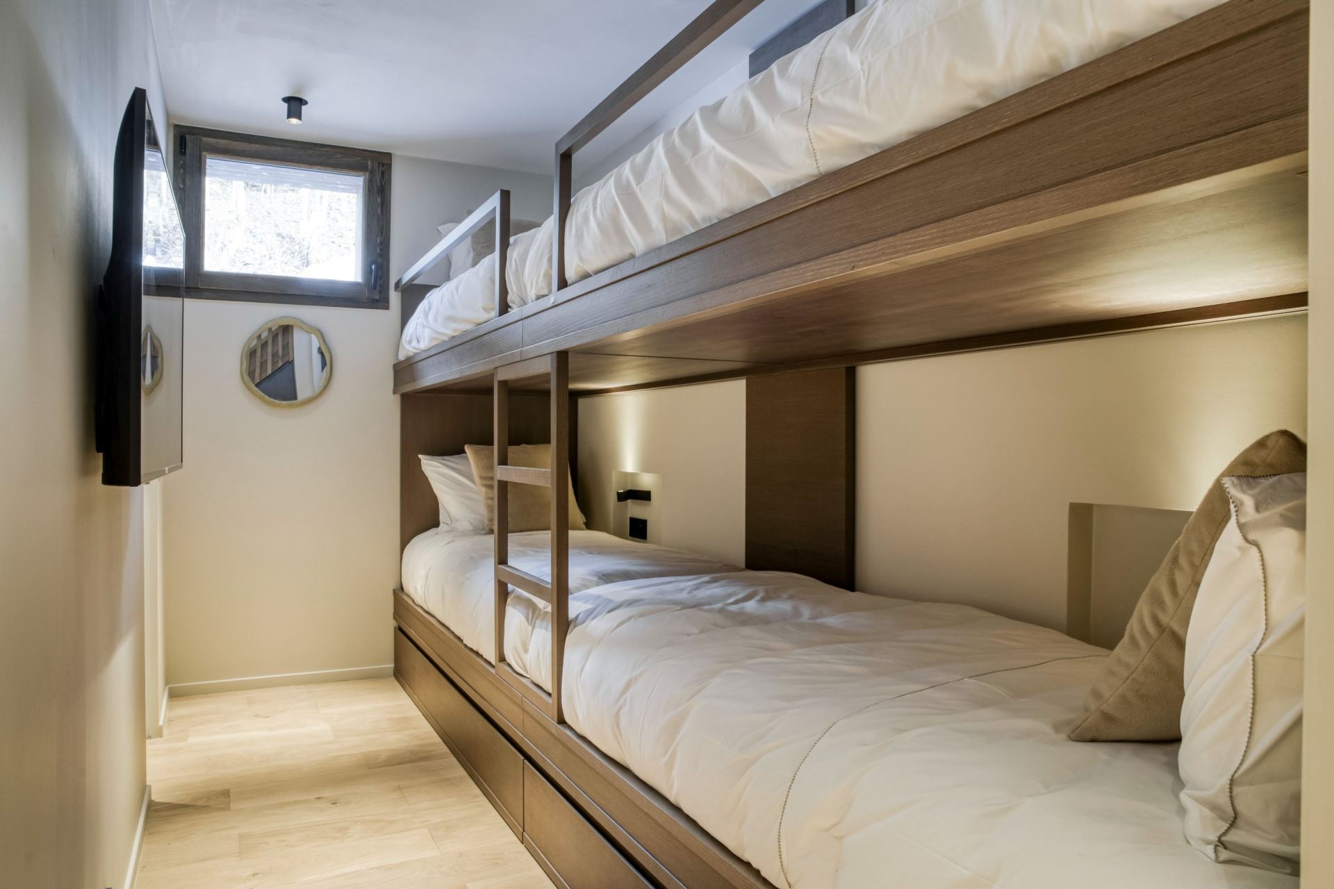 luxury chalet 8 Rooms for seasonal rent on MEGEVE (74120)