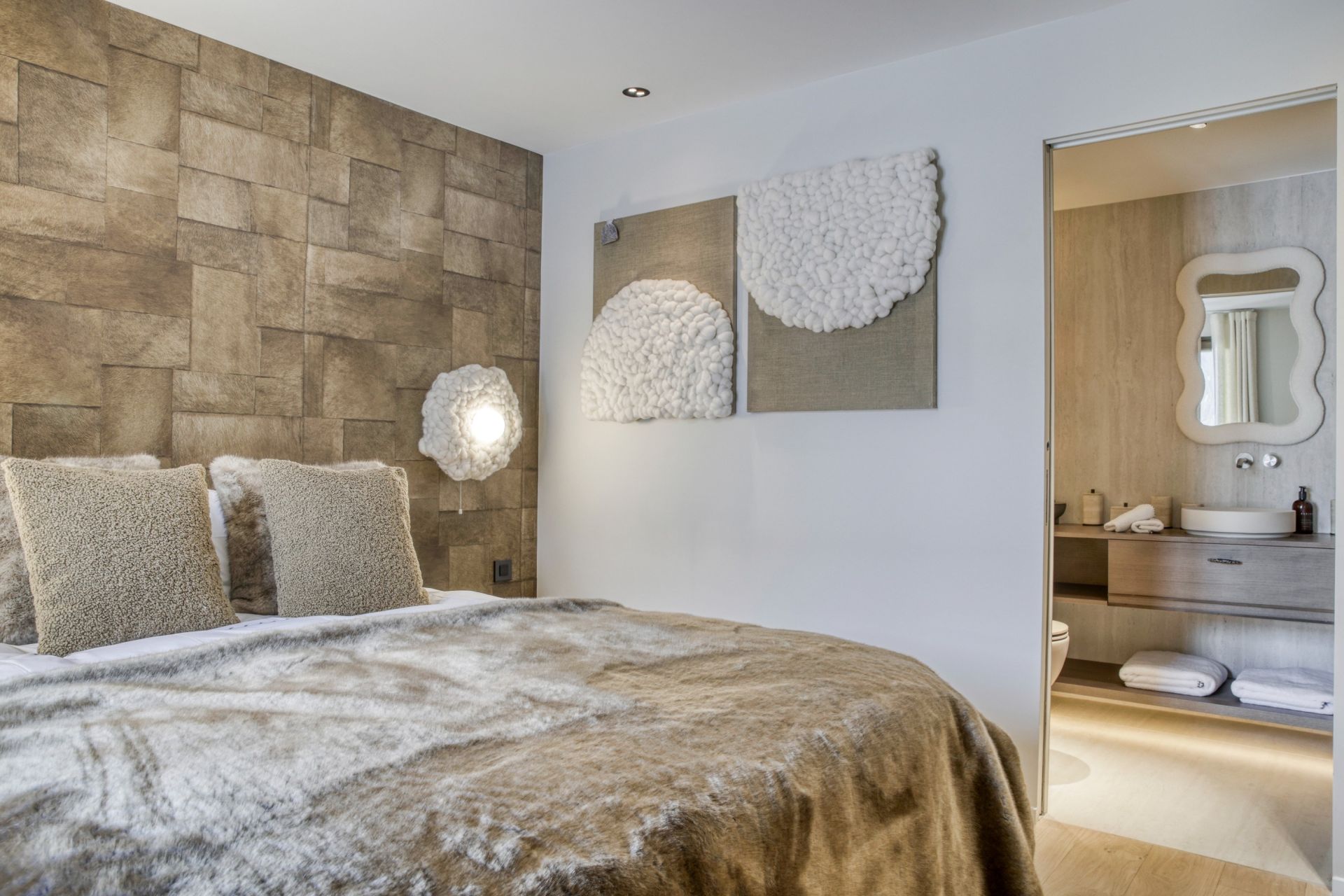 luxury chalet 8 Rooms for seasonal rent on MEGEVE (74120)