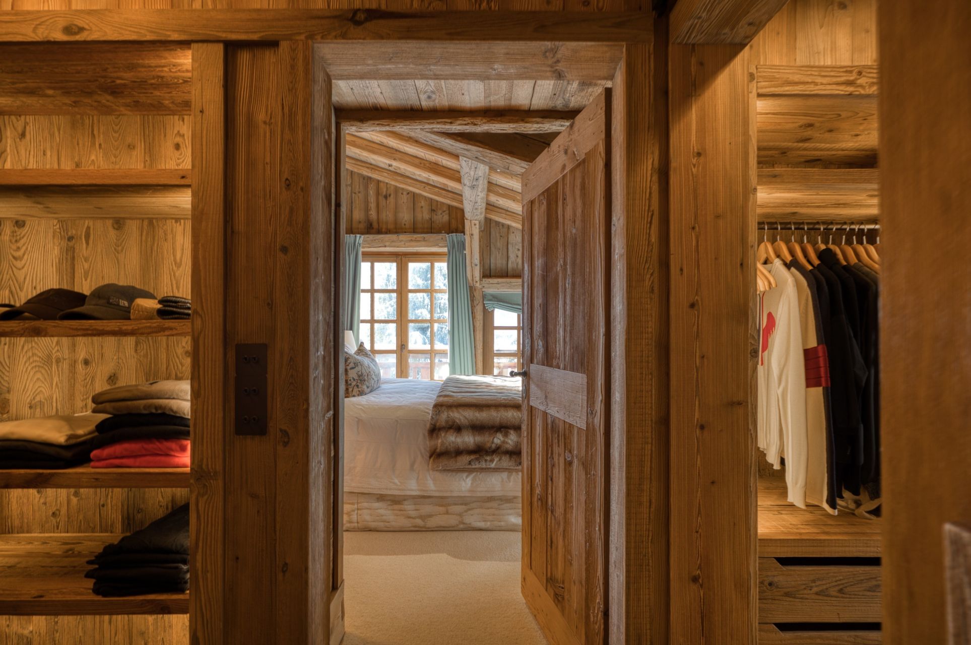 luxury chalet 16 Rooms for seasonal rent on MEGEVE (74120)