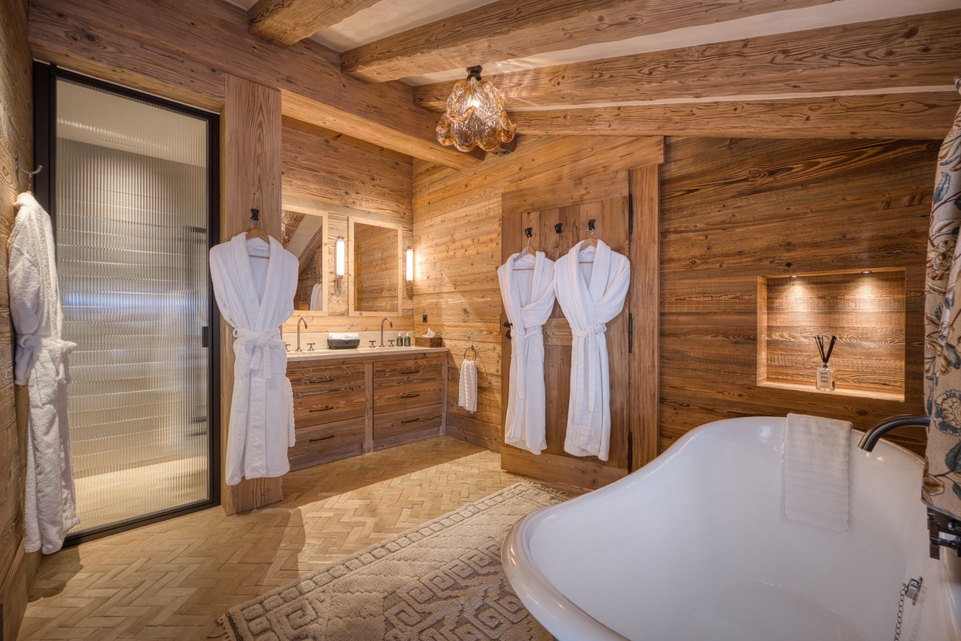 luxury chalet 16 Rooms for seasonal rent on MEGEVE (74120)