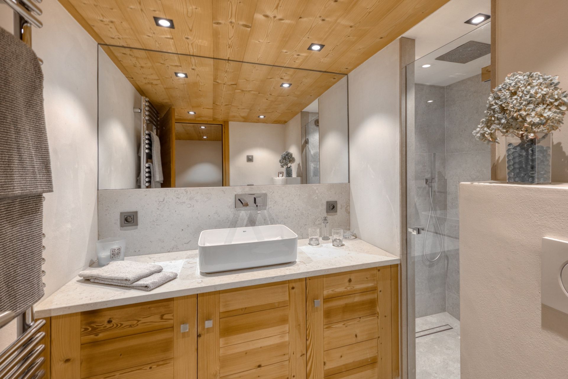 luxury farmhouse 8 Rooms for sale on PRAZ SUR ARLY (74120)
