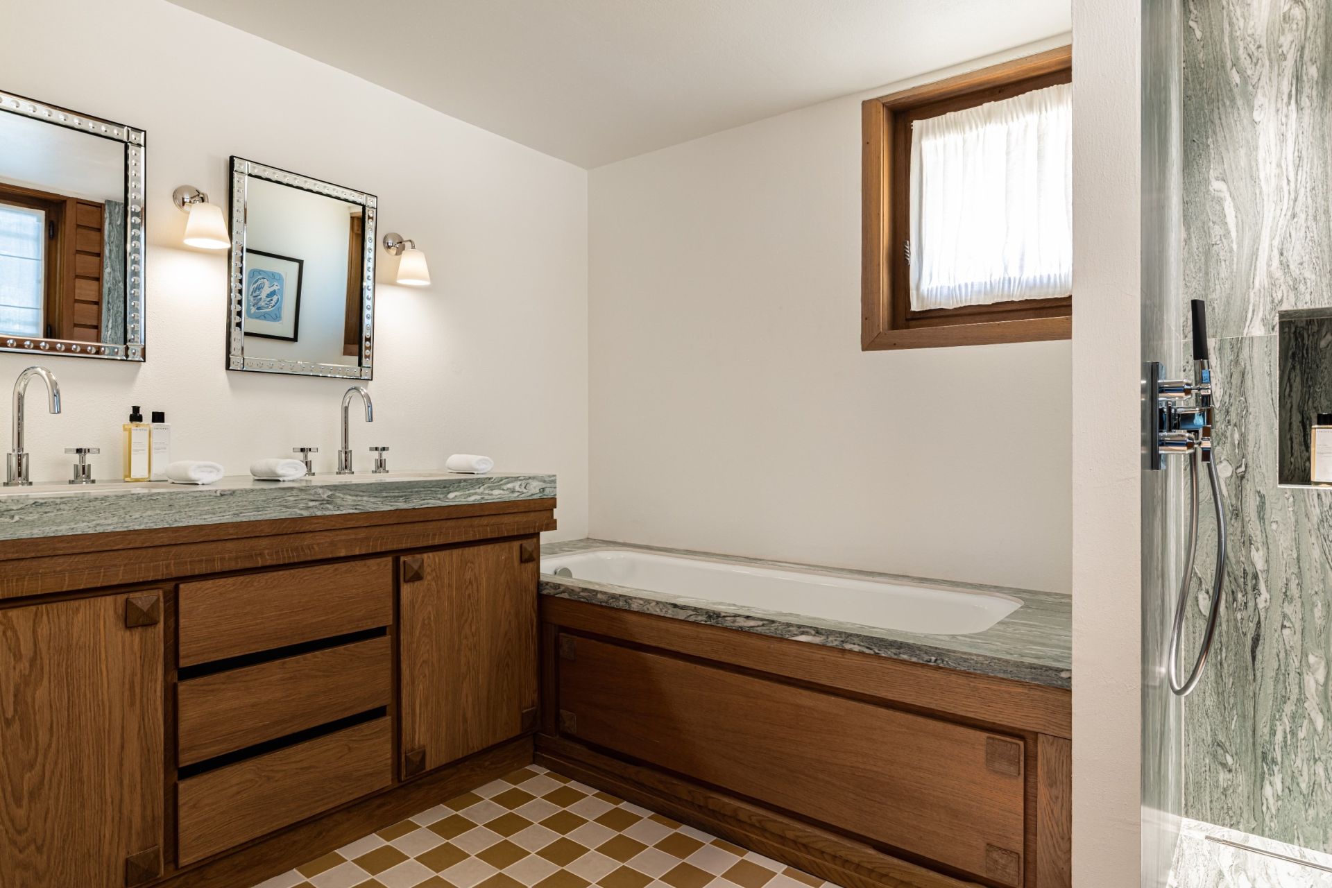luxury chalet 11 Rooms for seasonal rent on MEGEVE (74120)